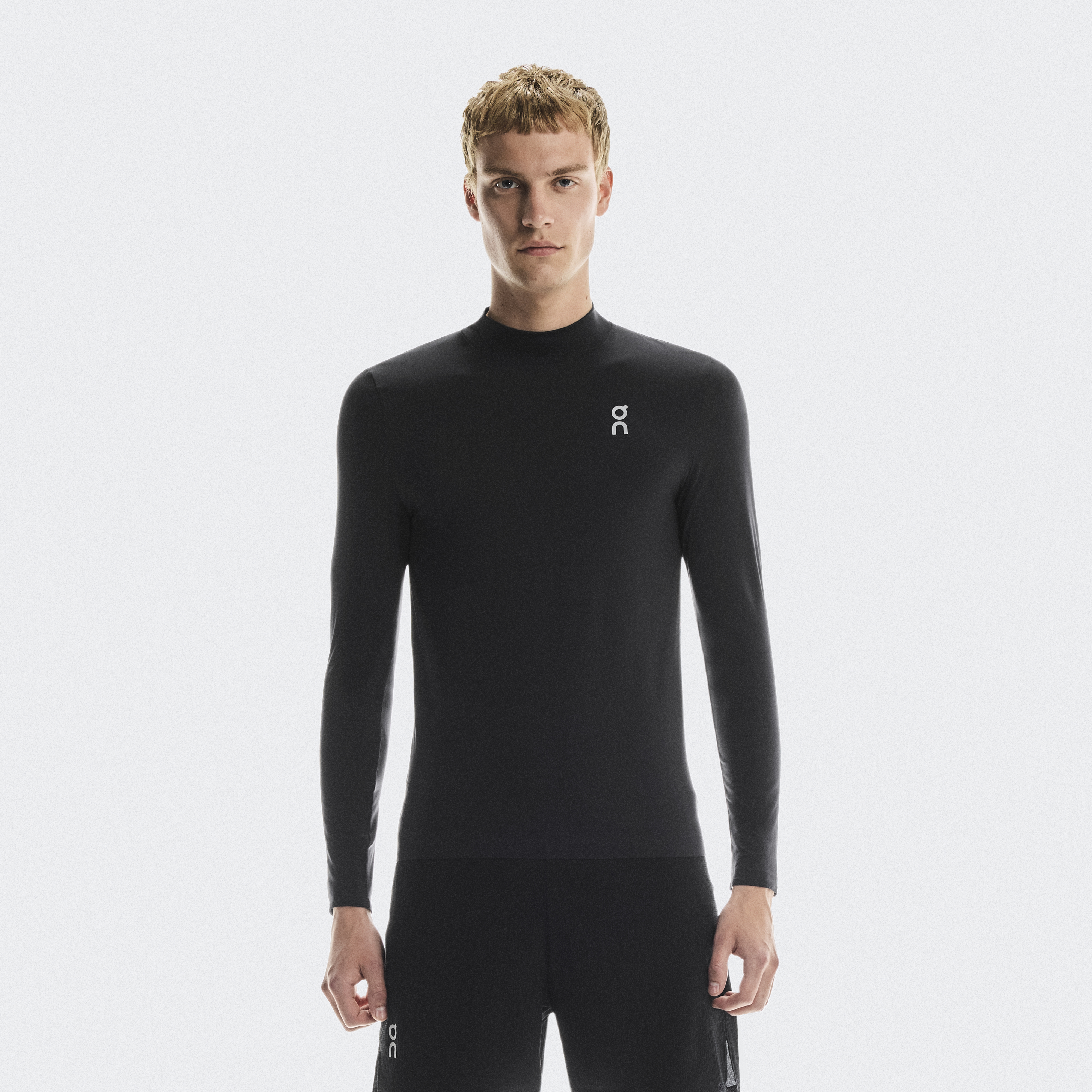 Pace Long-T Long-Sleeve Shirt in Black