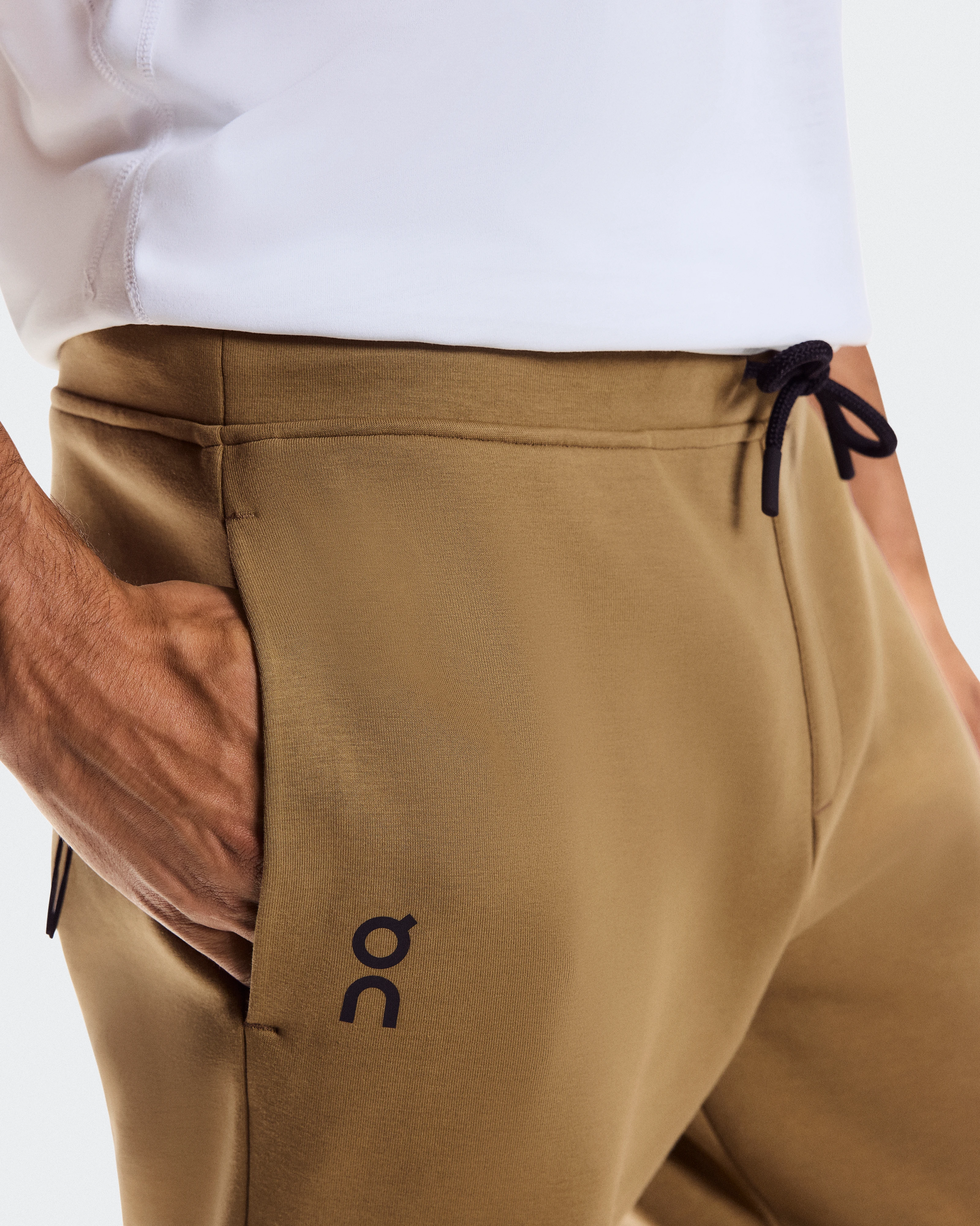 On Focus Tech Sweatpants Nutmeg Men Pants