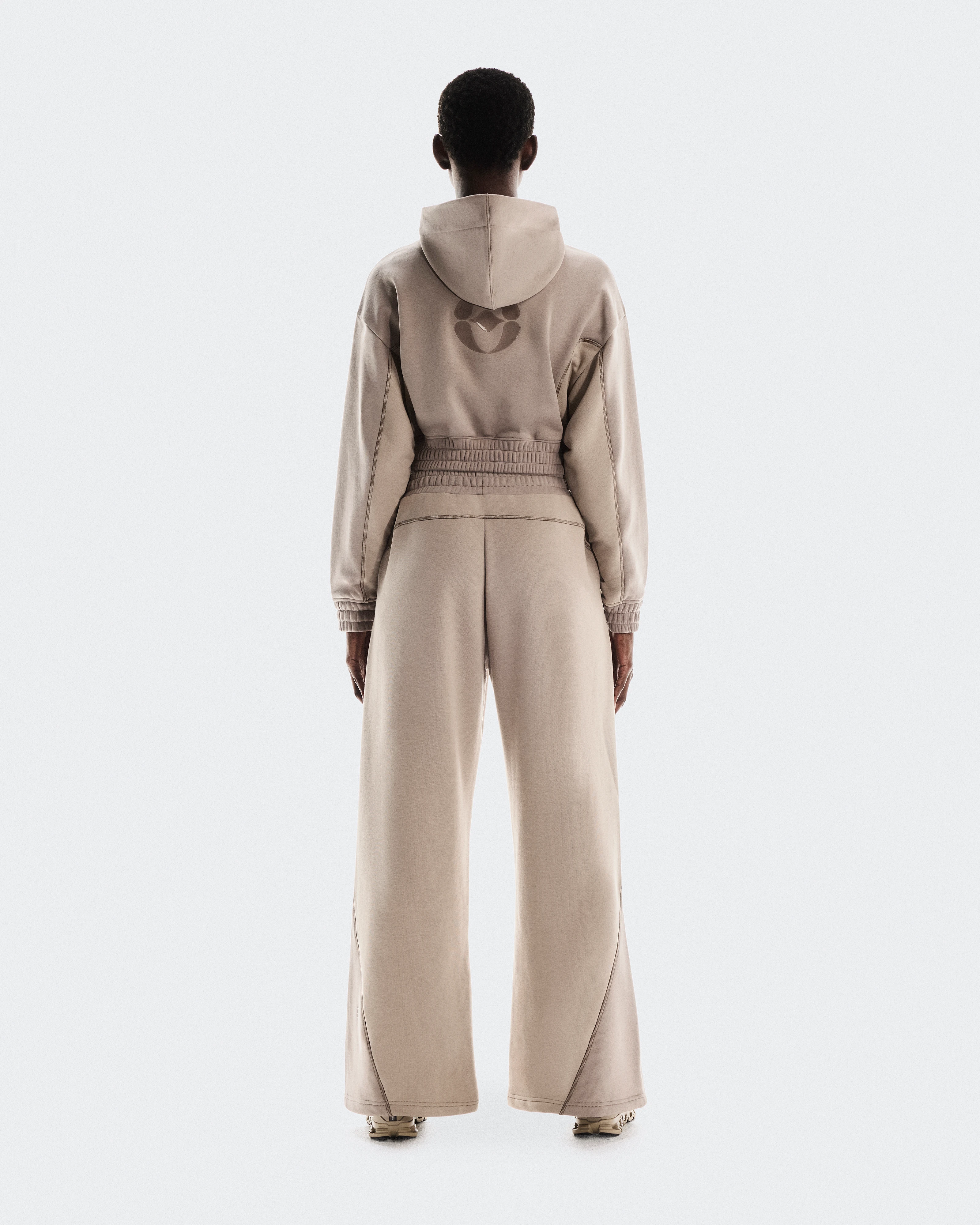 On CLUB CROPPED HOODIE FKA Cinder & Desert Damen Hoodies & Sweatshirts