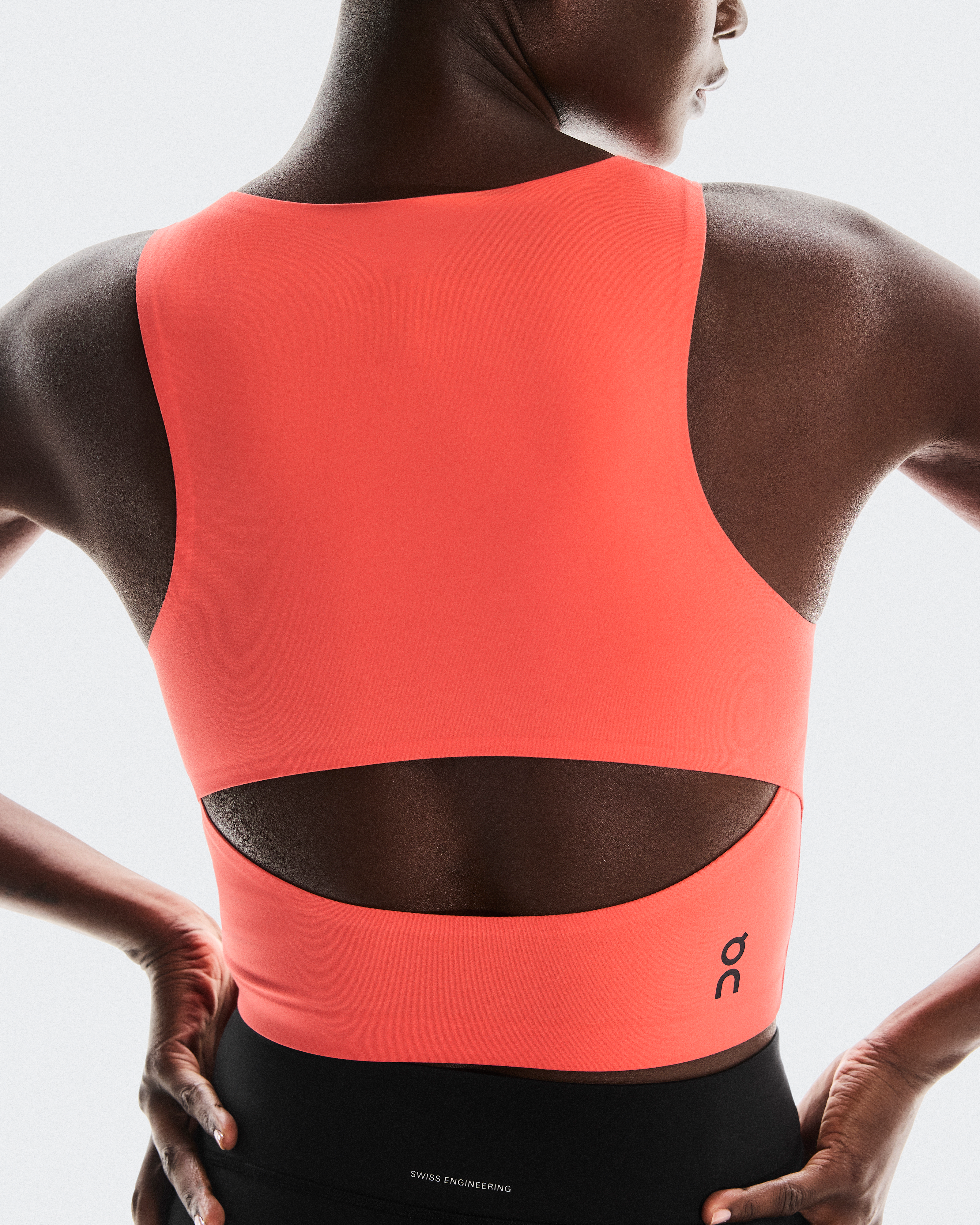 Studio Open Back CropWomen / Coral / L