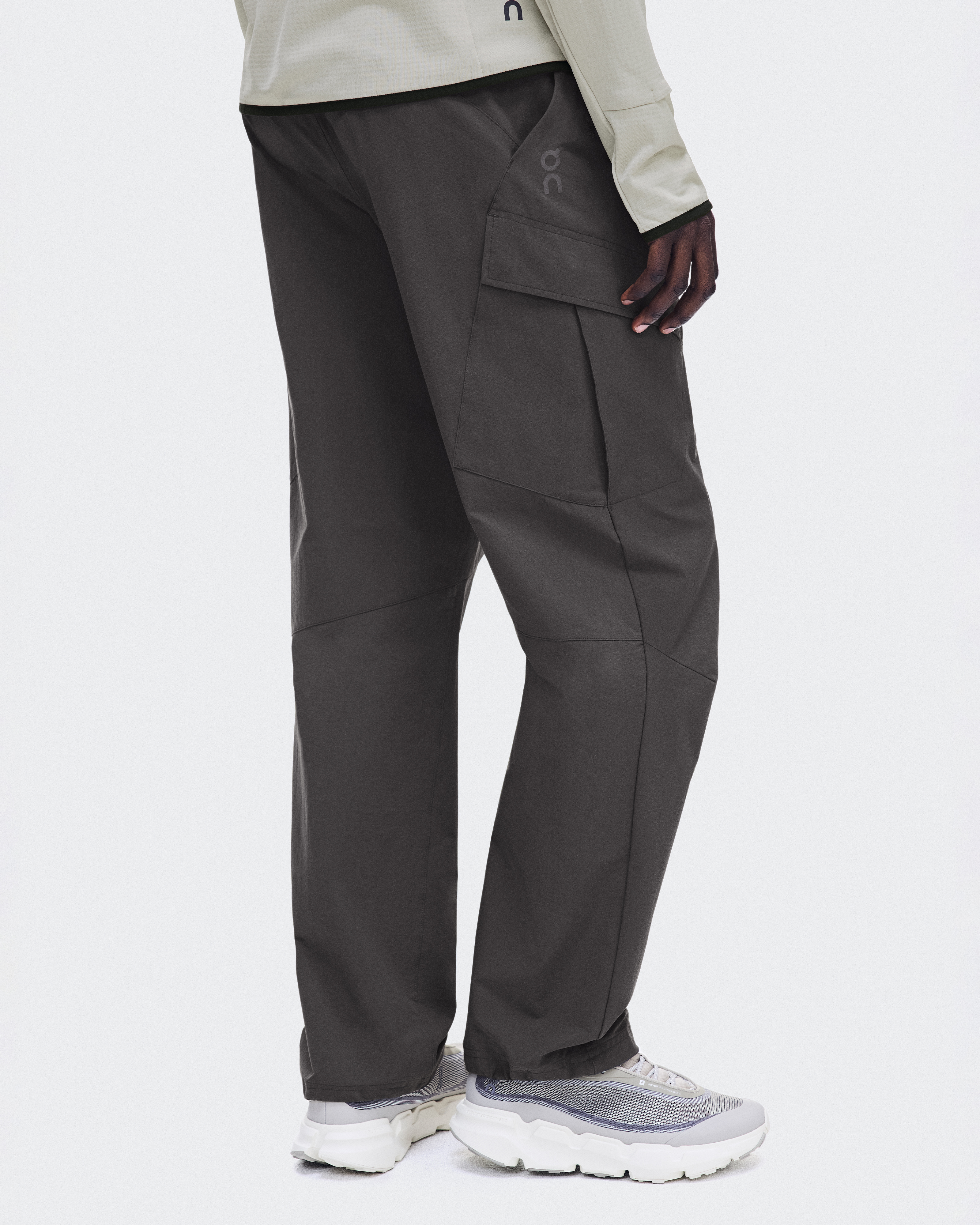 メンズ Trek Pants | グレー | On 日本