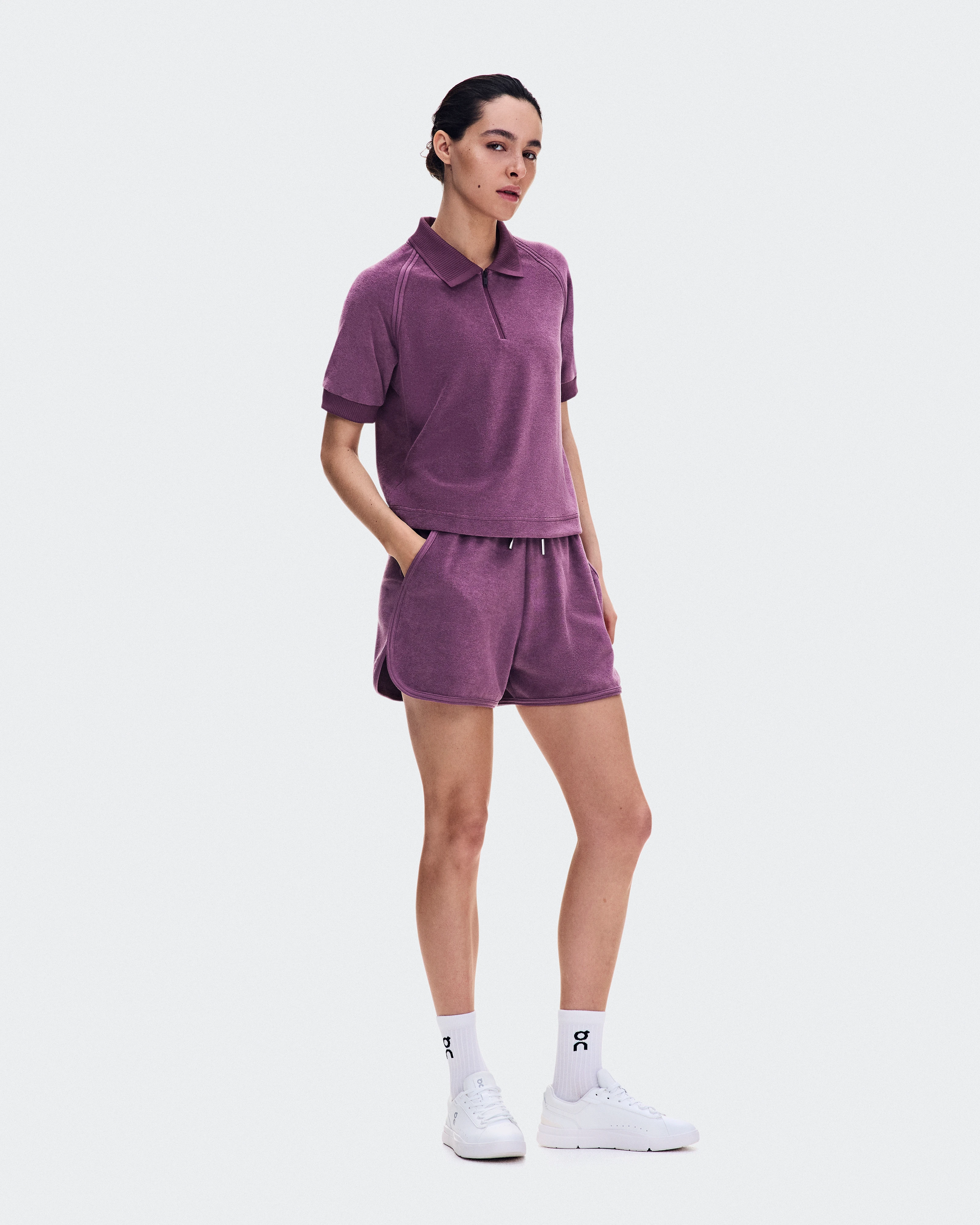 On Courtside Shorts Terry Cassis Women Active life