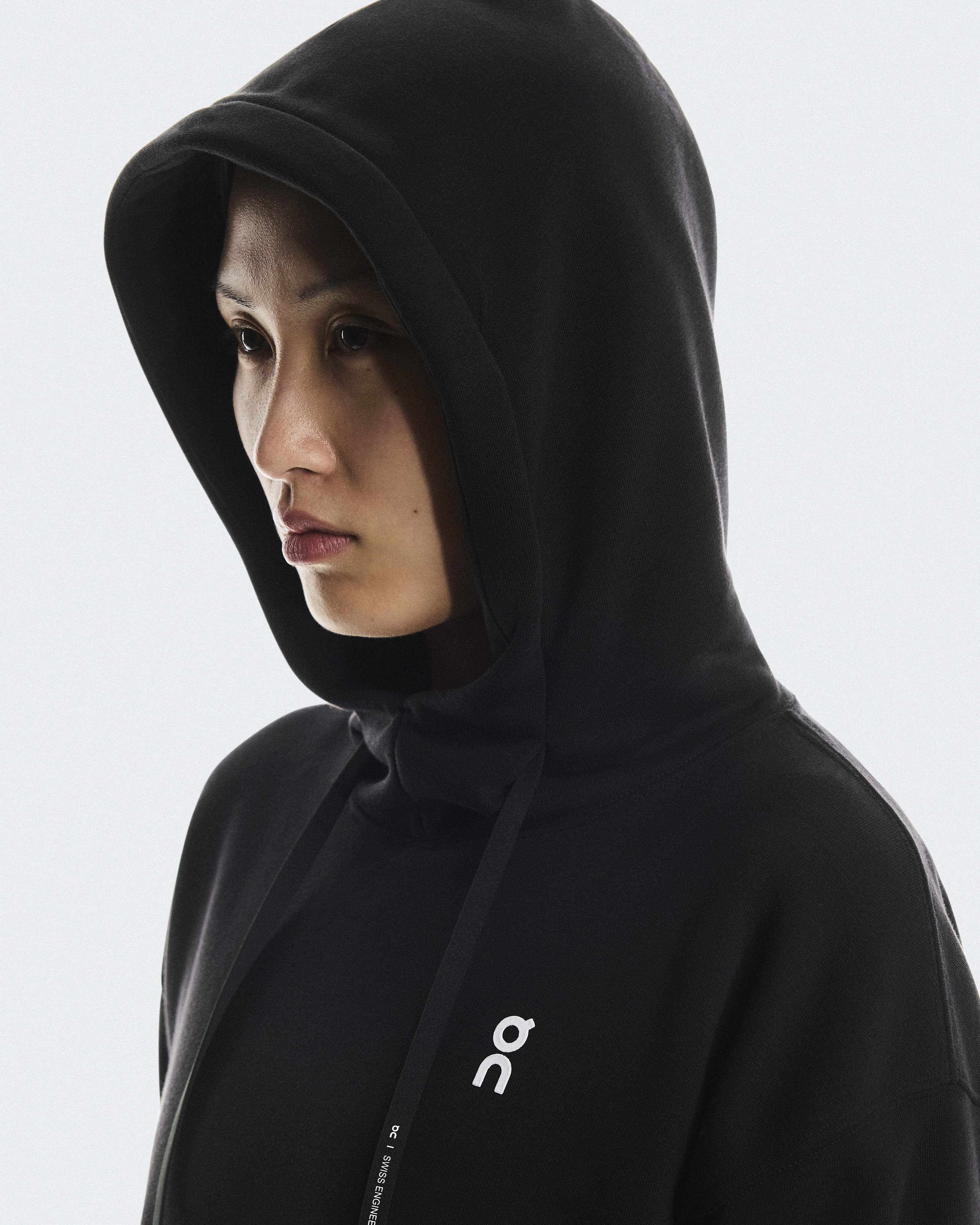 新品　完売品　BRIEFING WOMEN’S LOGO HOODIE ブラック Women's Club Hoodie Graphic | Black | On Singapore