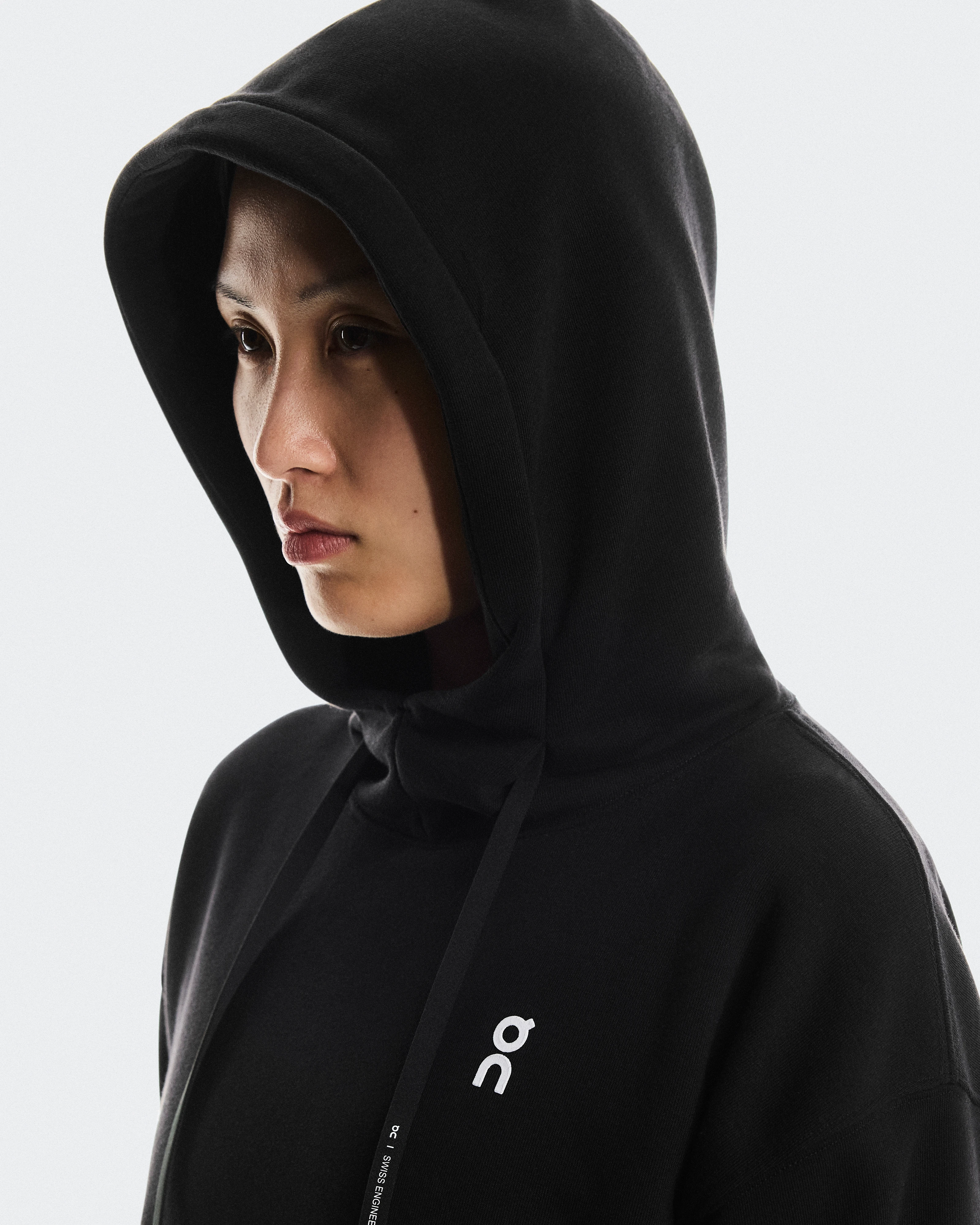 On Club Hoodie Graphic Black & Olive ウィメンズ フーディ＆スウェットシャツ
