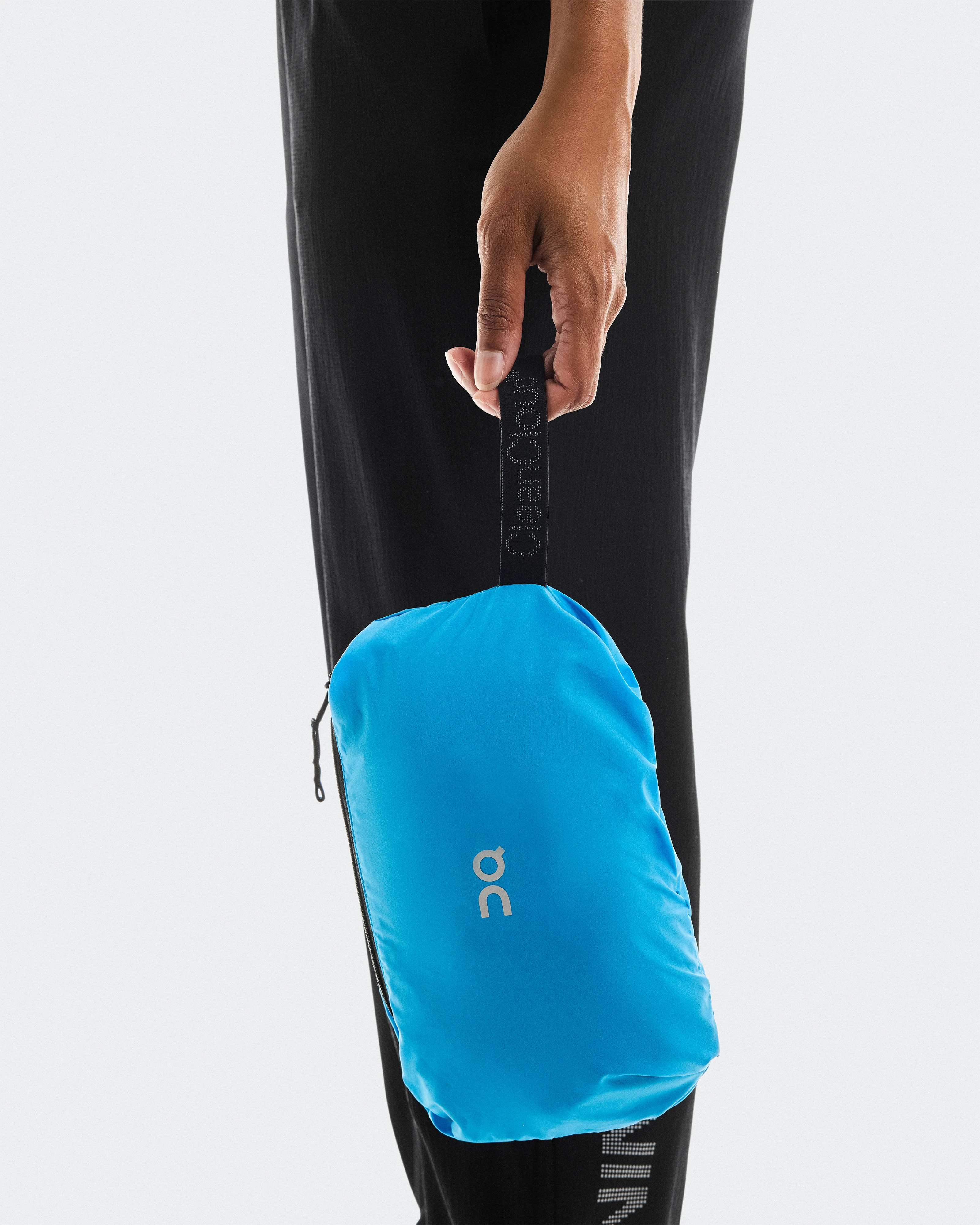 On Pace Run Jacket Malibu & Black Women Jackets