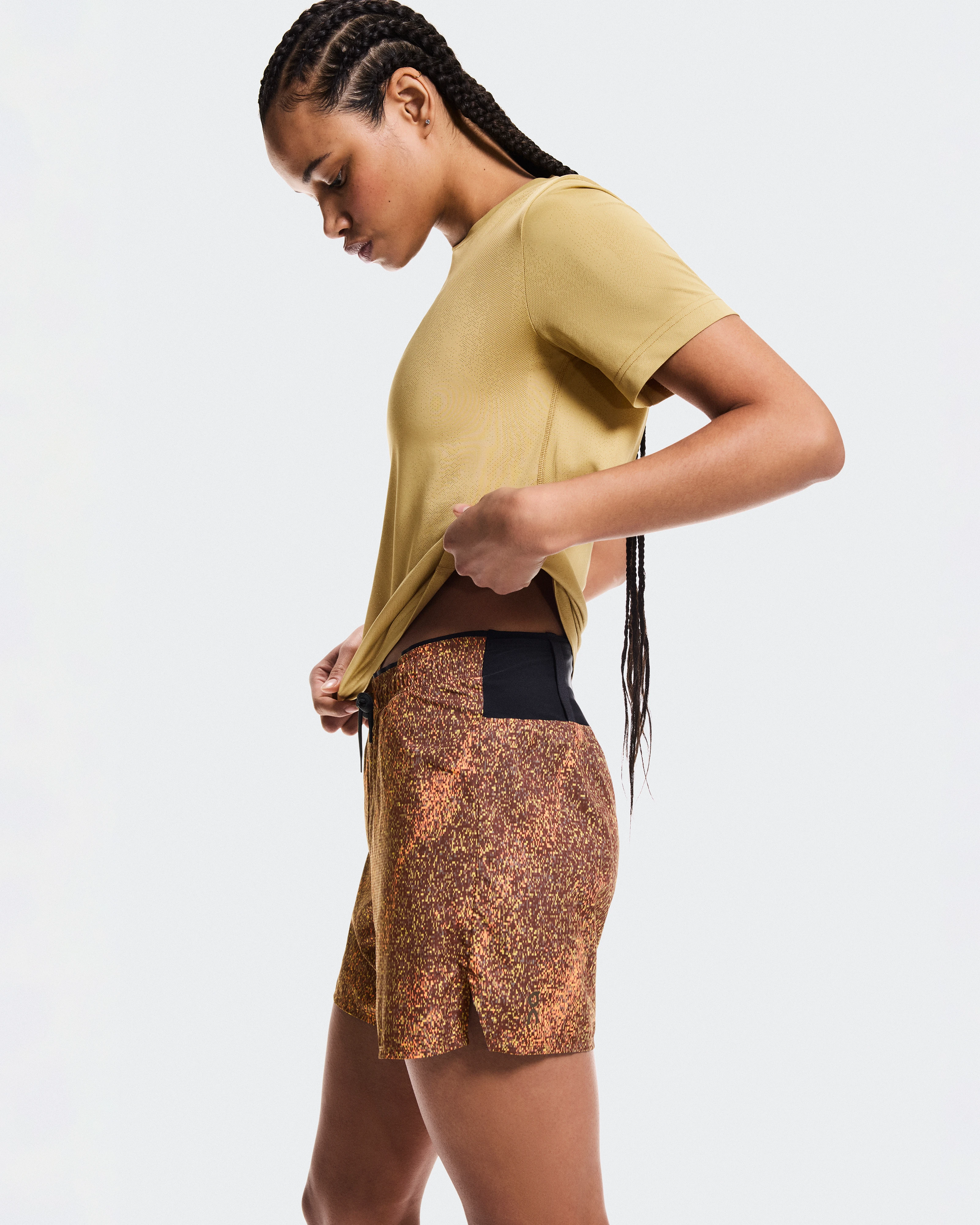 On Trail Shorts Black & Gobi Women Shorts