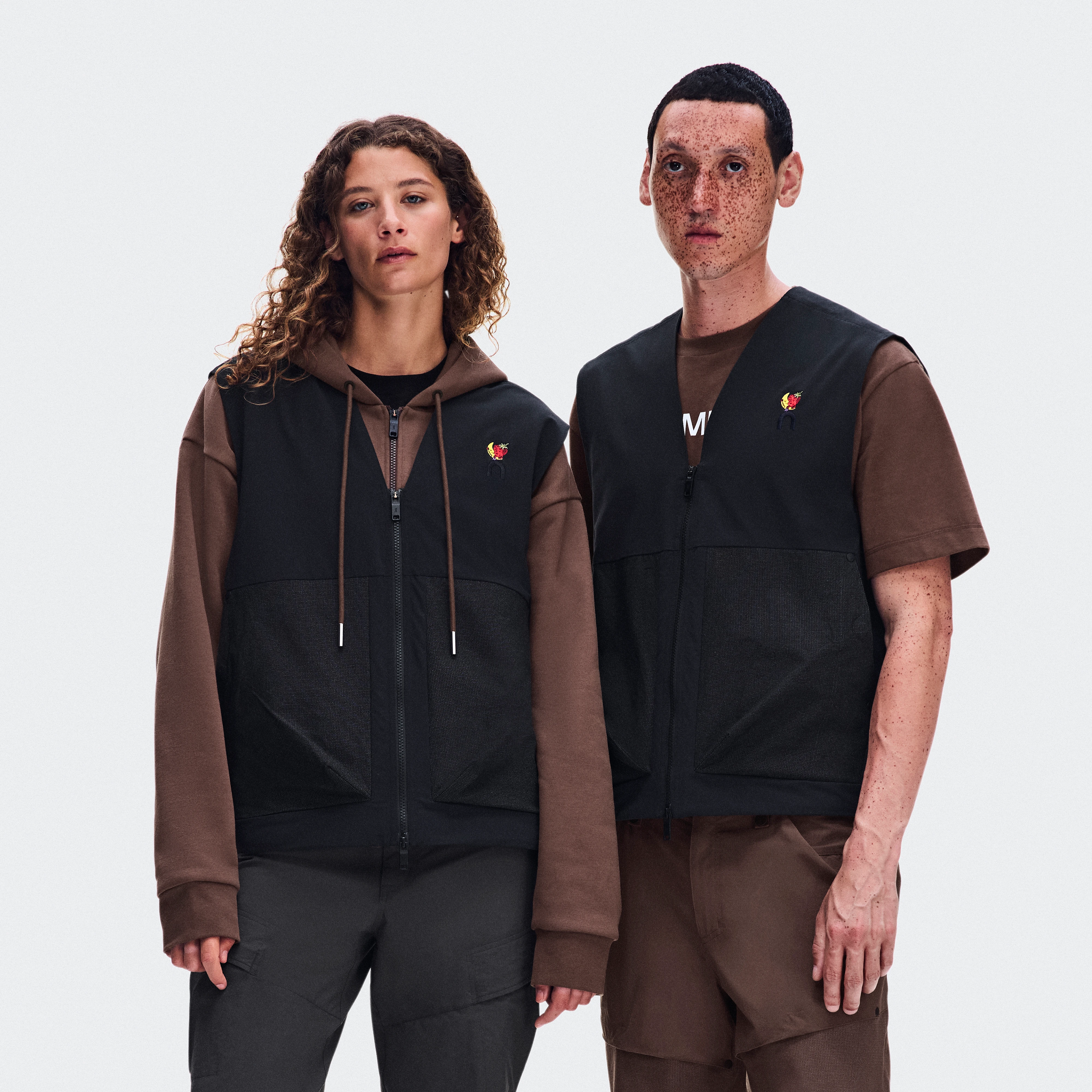 On Utility Vest SHG Black 유니섹스 – 아웃도어 모험, 올데이 웨어 베스트