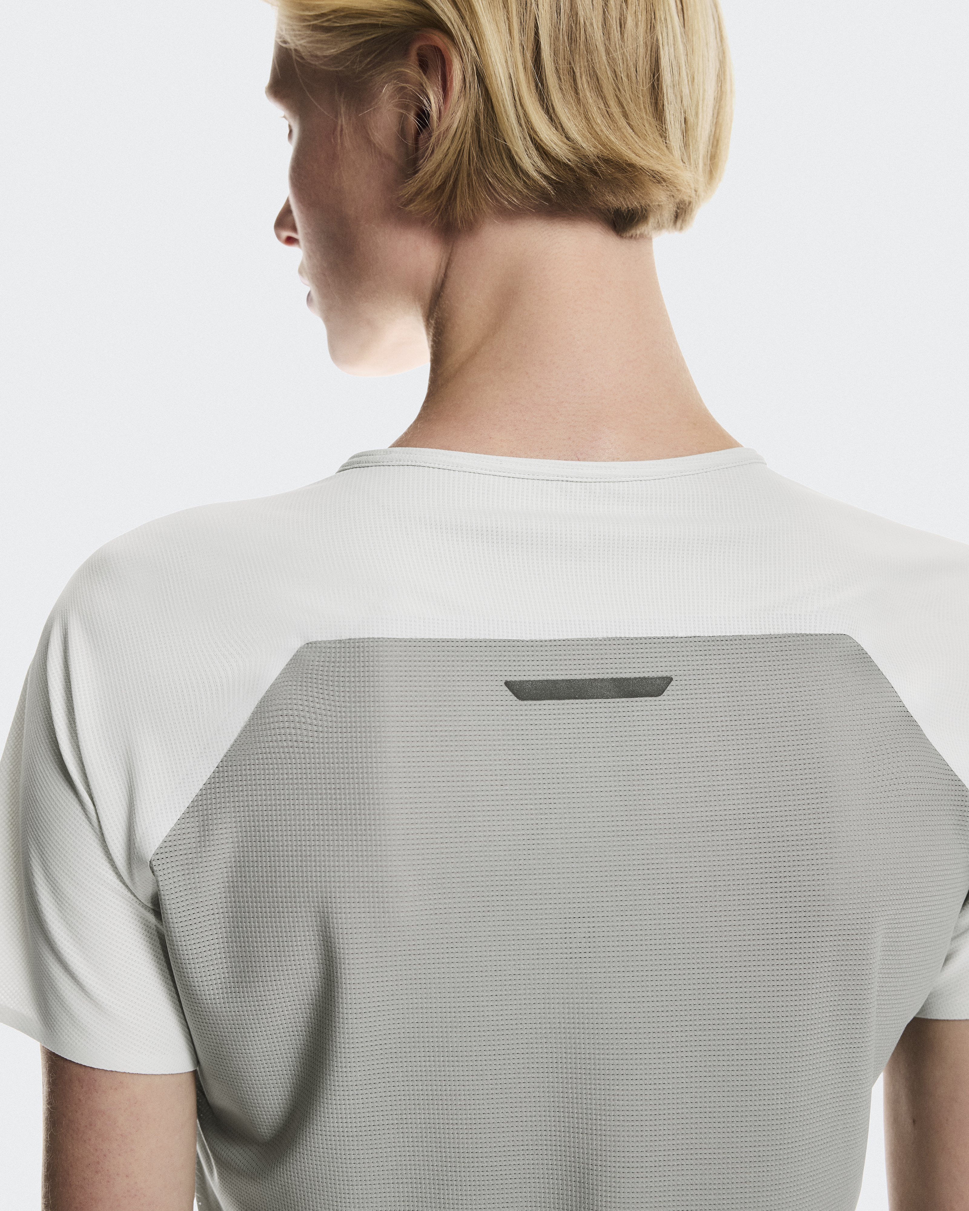 ウィメンズ Performance-T | On 日本