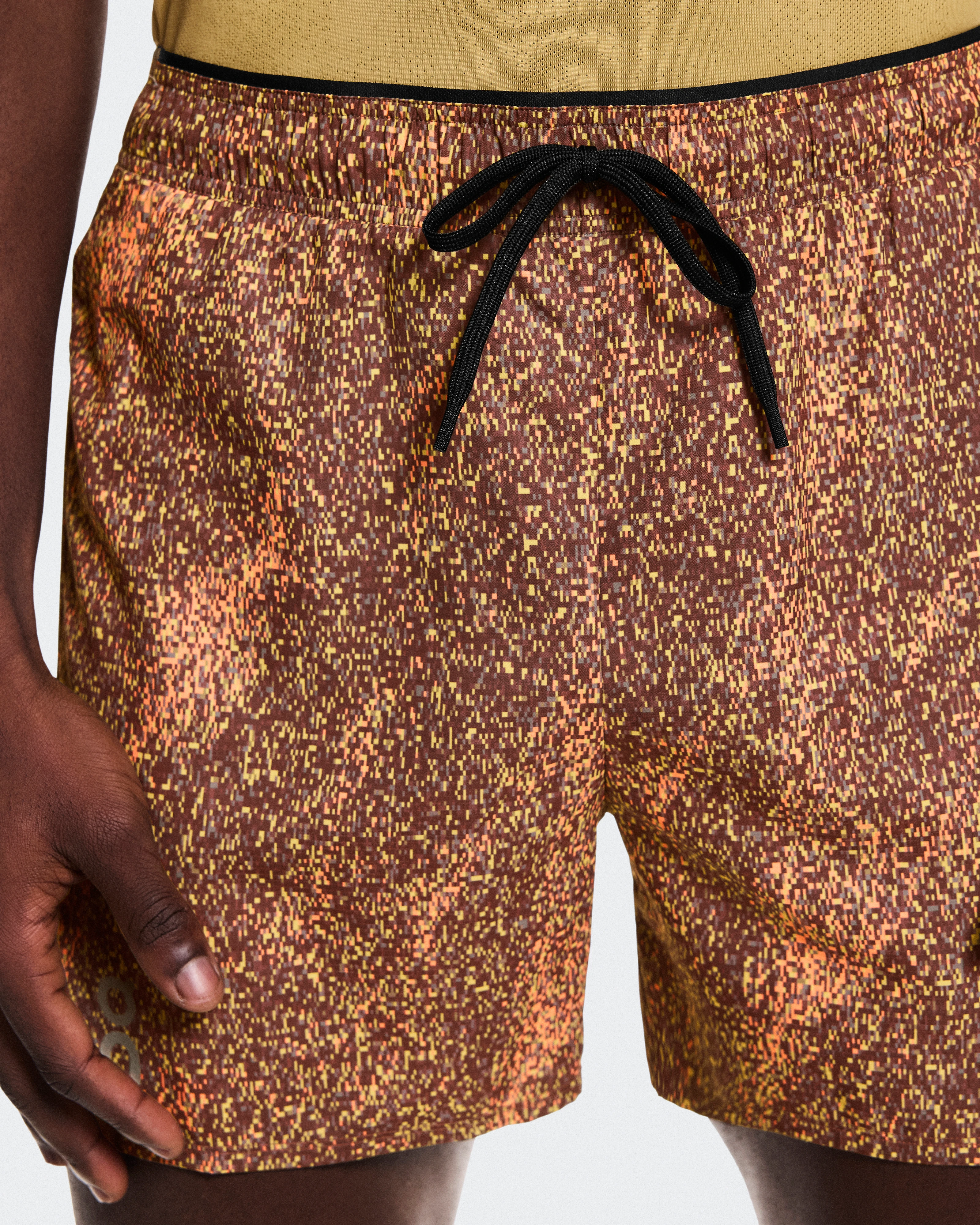 On Trail Shorts Black & Gobi Men Shorts