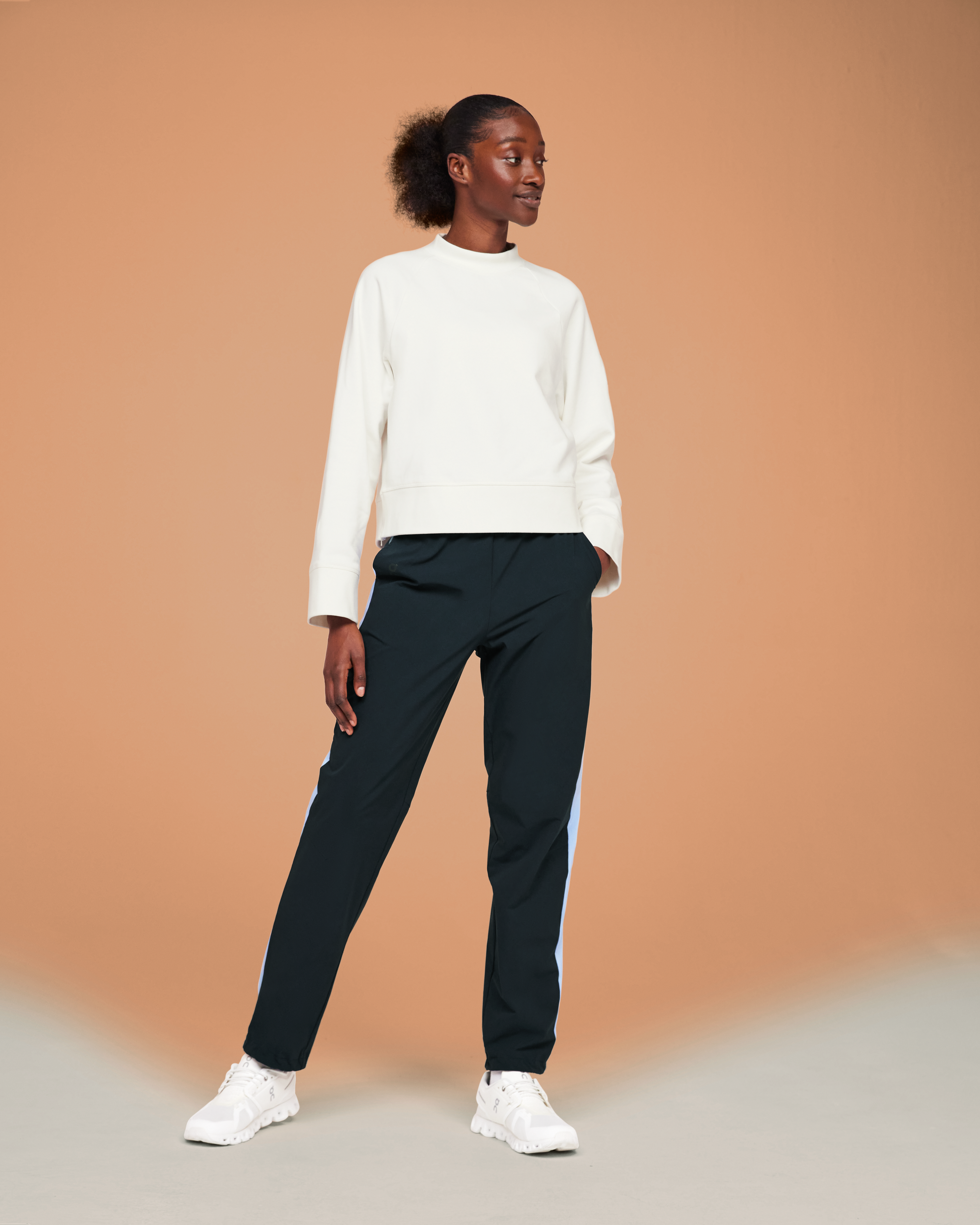On Crew Neck Undyed-White Women Hoodies and sweatshirts