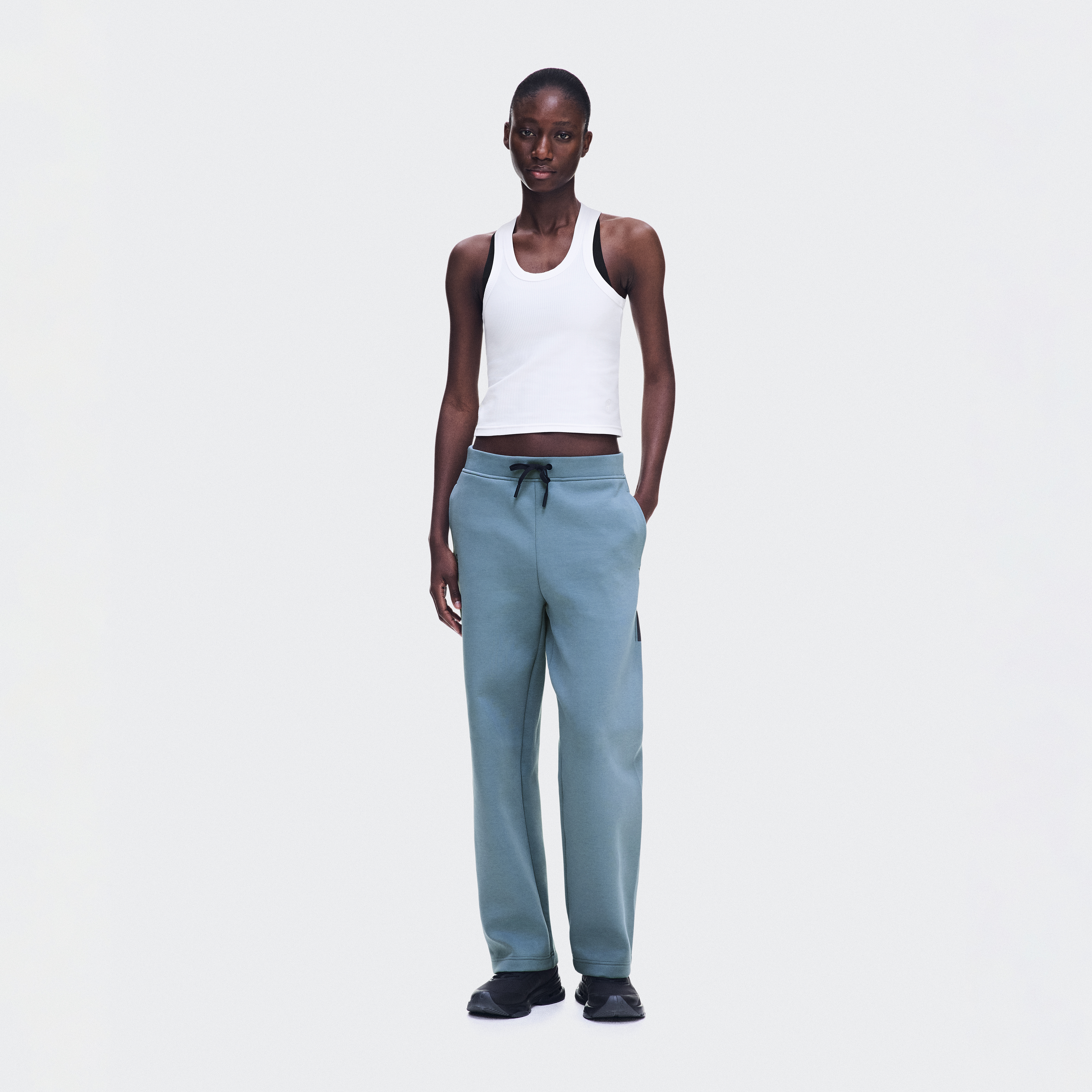 Focus Tech Sweatpants in Agave