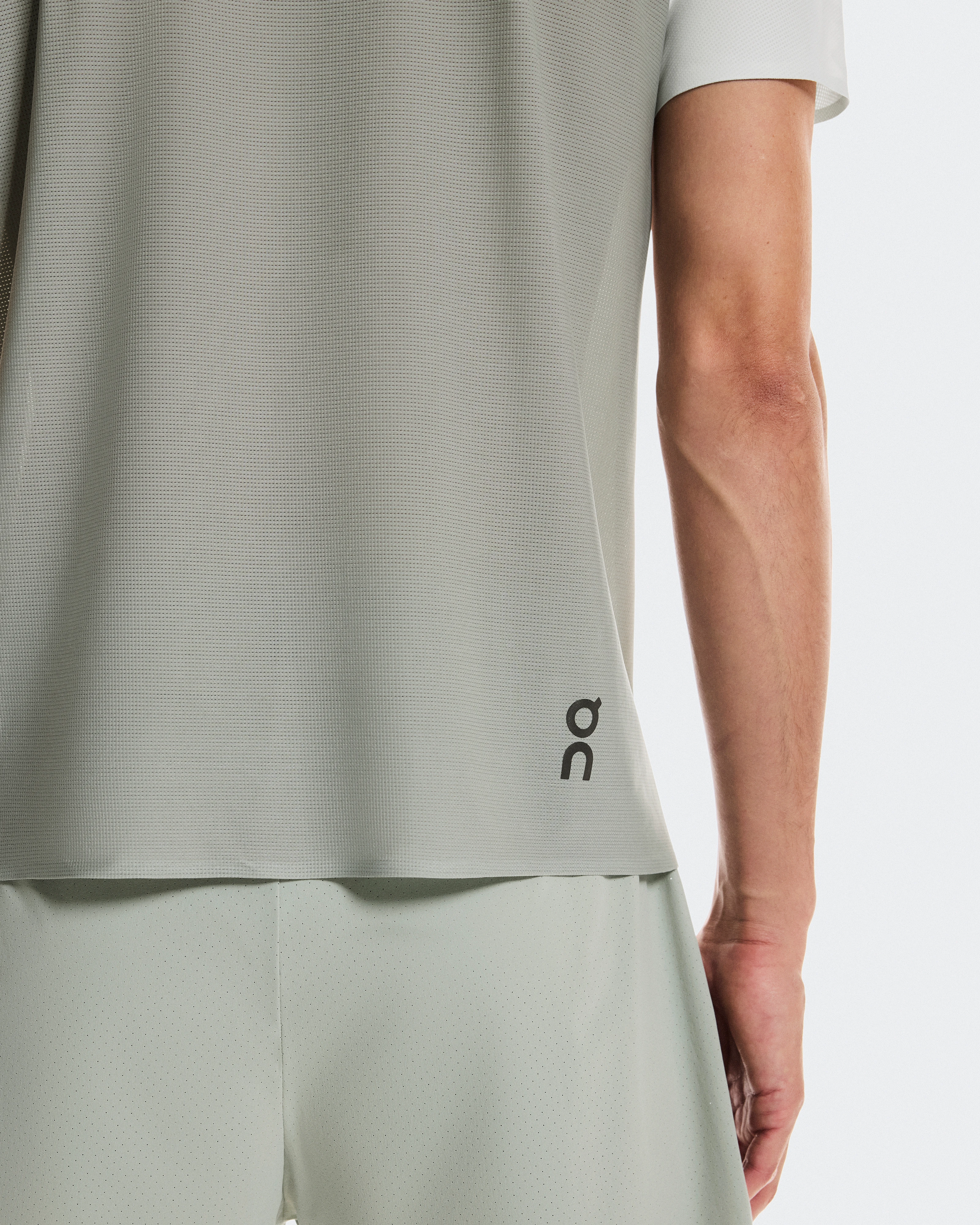 On Performance-T Iceberg & Tin メンズ トップス&Tシャツ