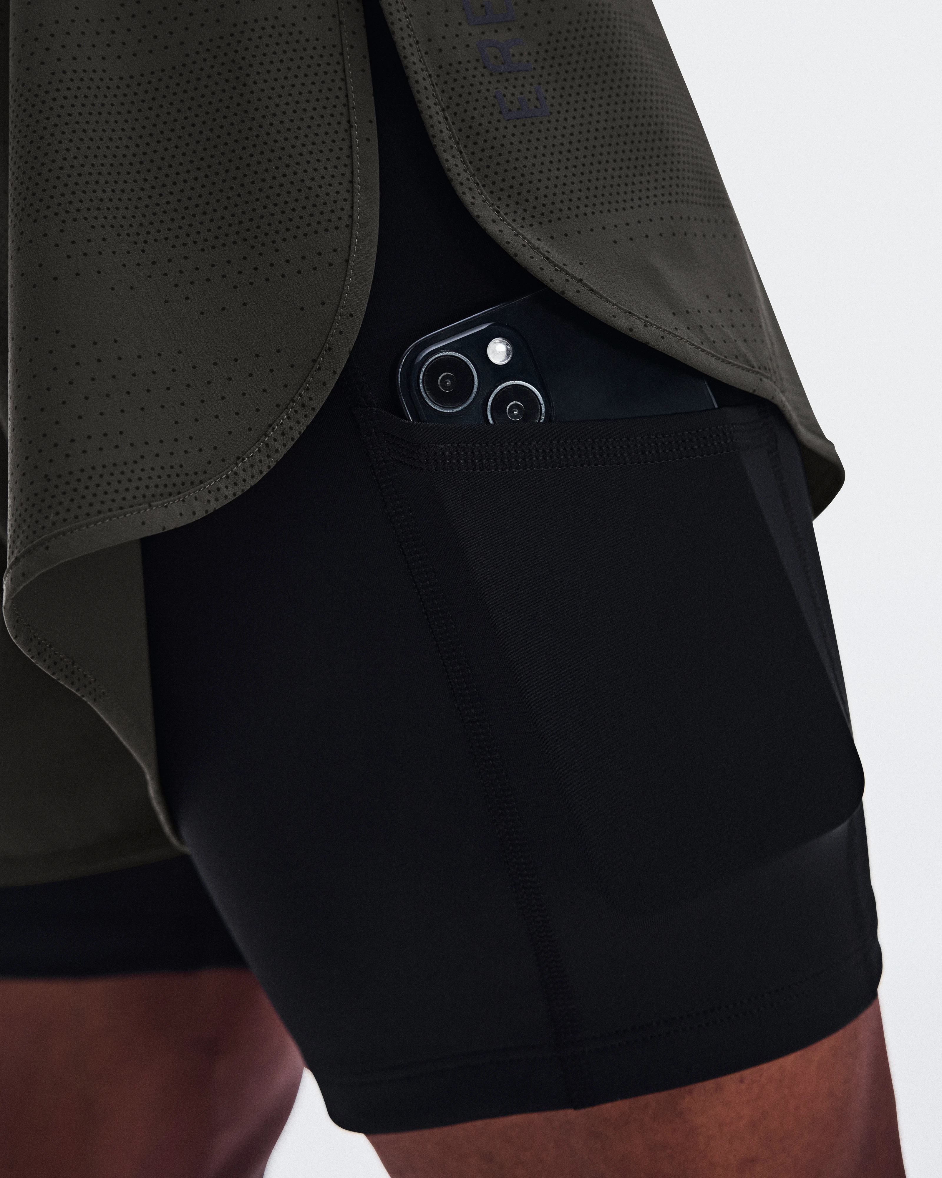 On 2-in-1 Shorts Erewhon Espresso & Black Men Shorts