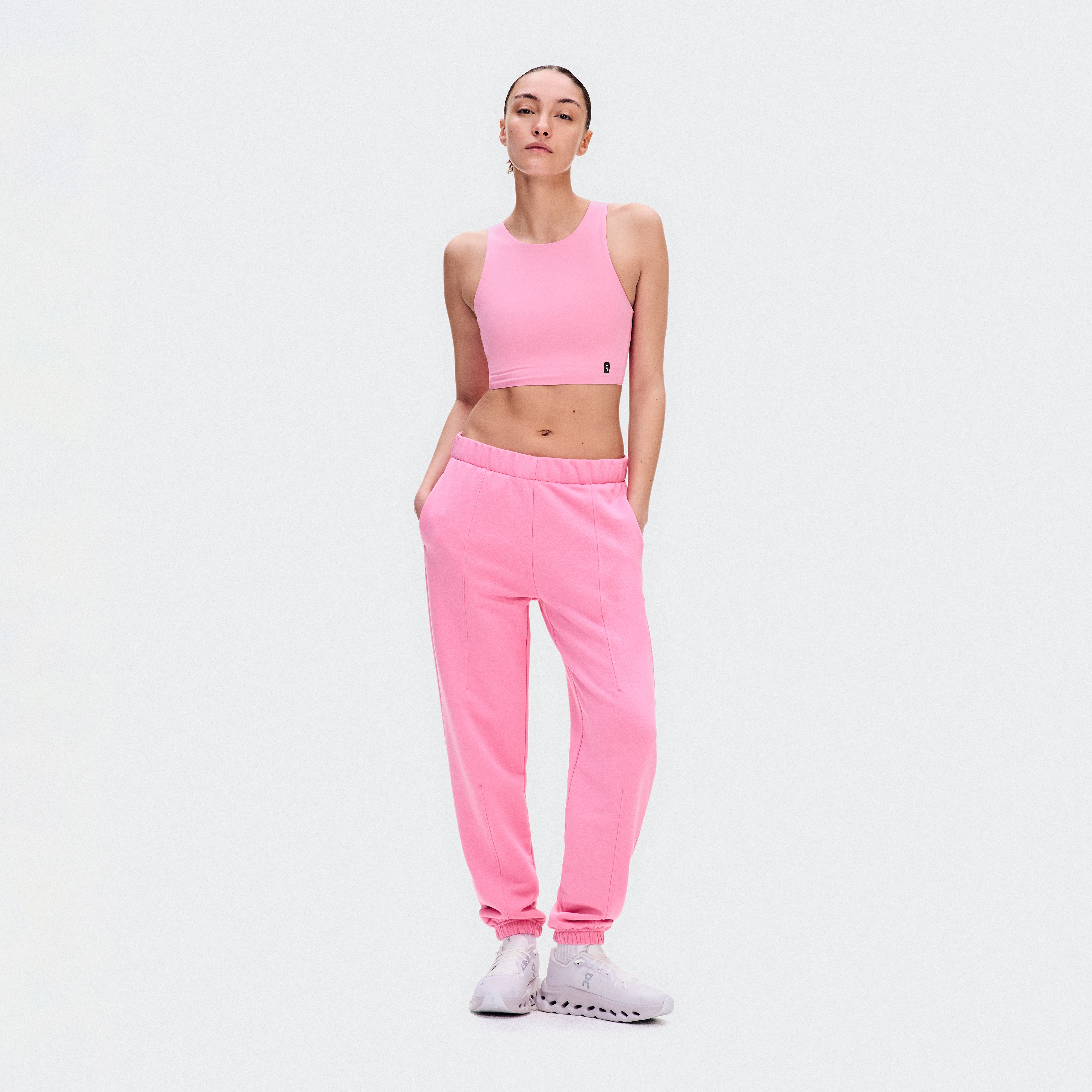 On Club Pants Bubblegum Women – Travel, recovery, all-day wear Pants