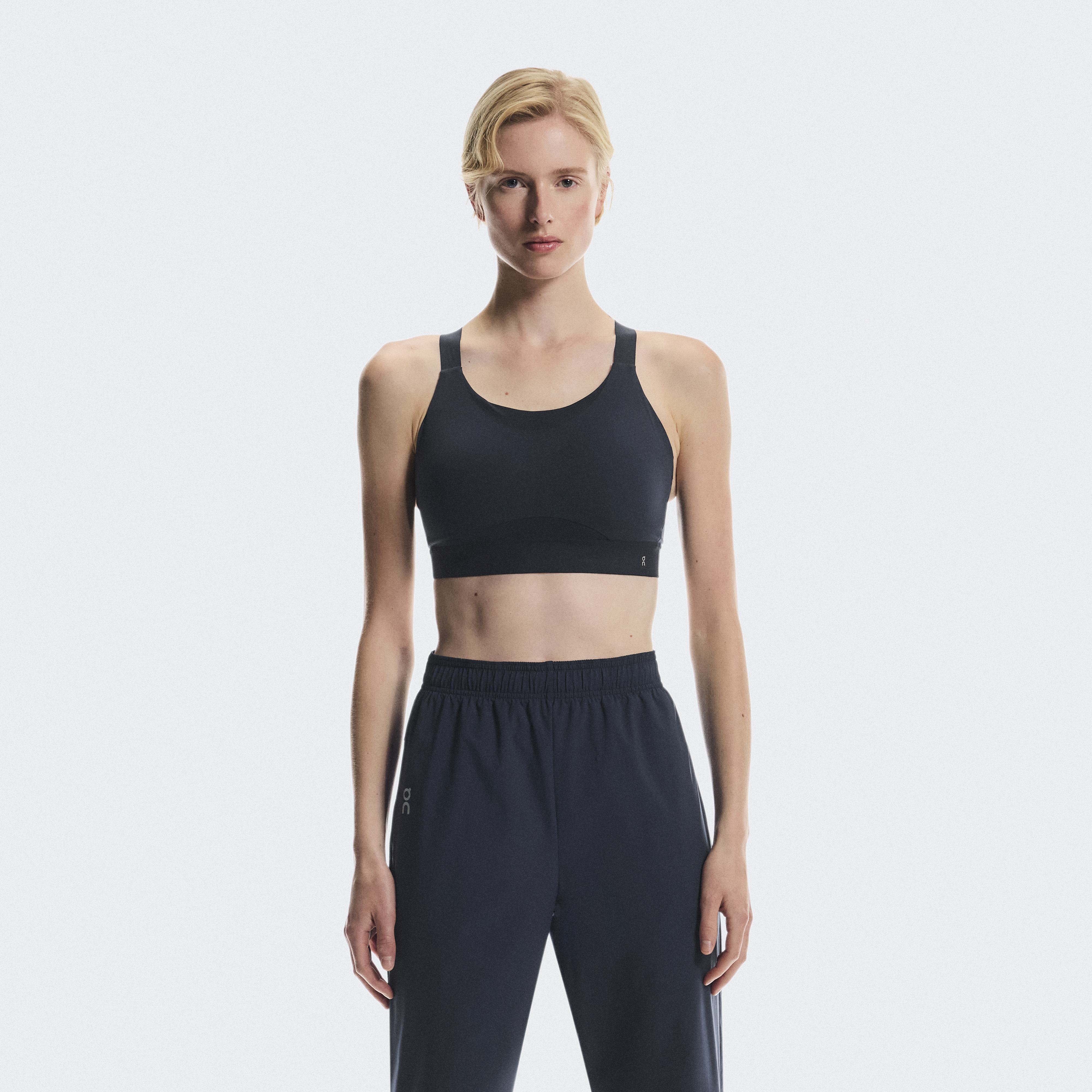 Performance Bra in Navy