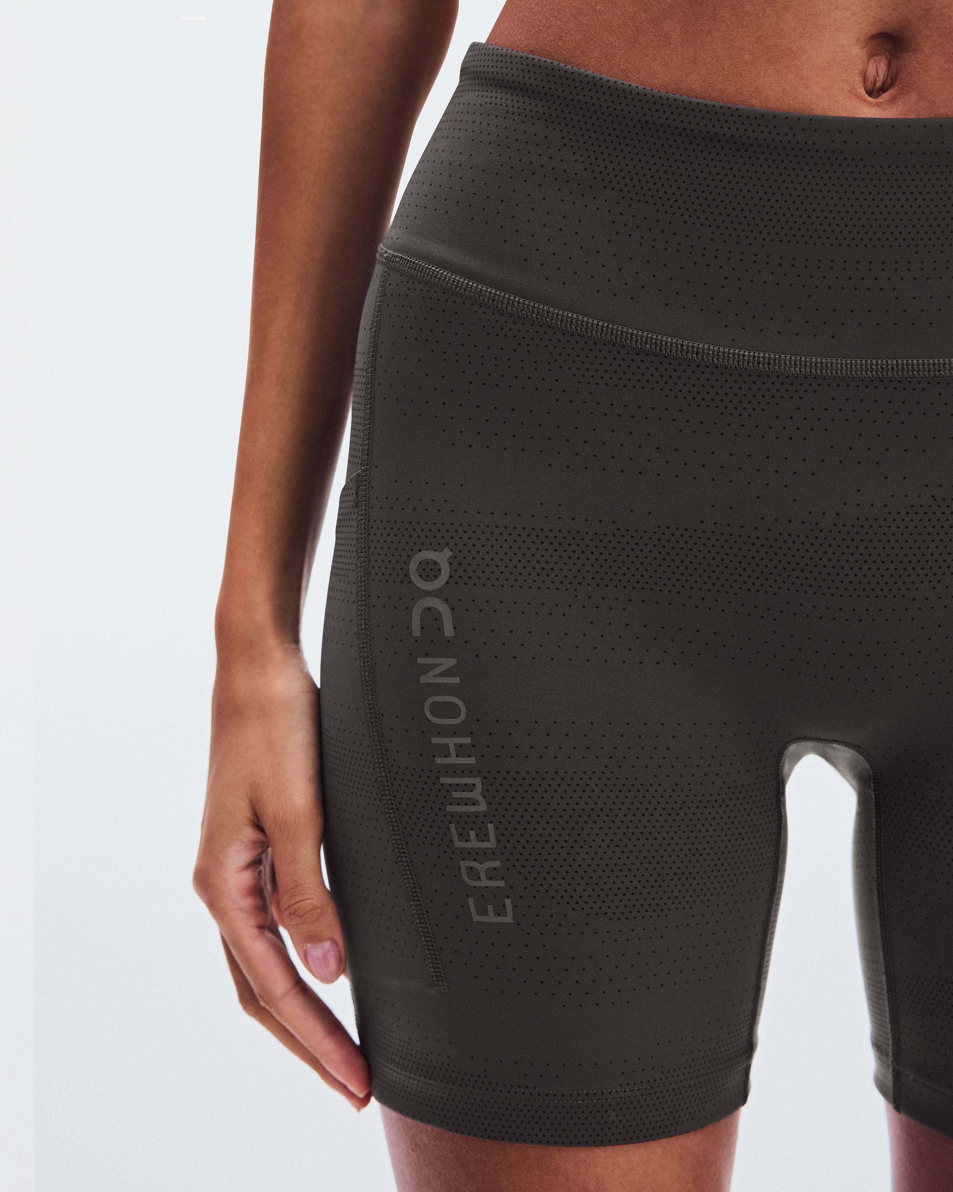 On Short Tights Erewhon Espresso & Black Women Tights