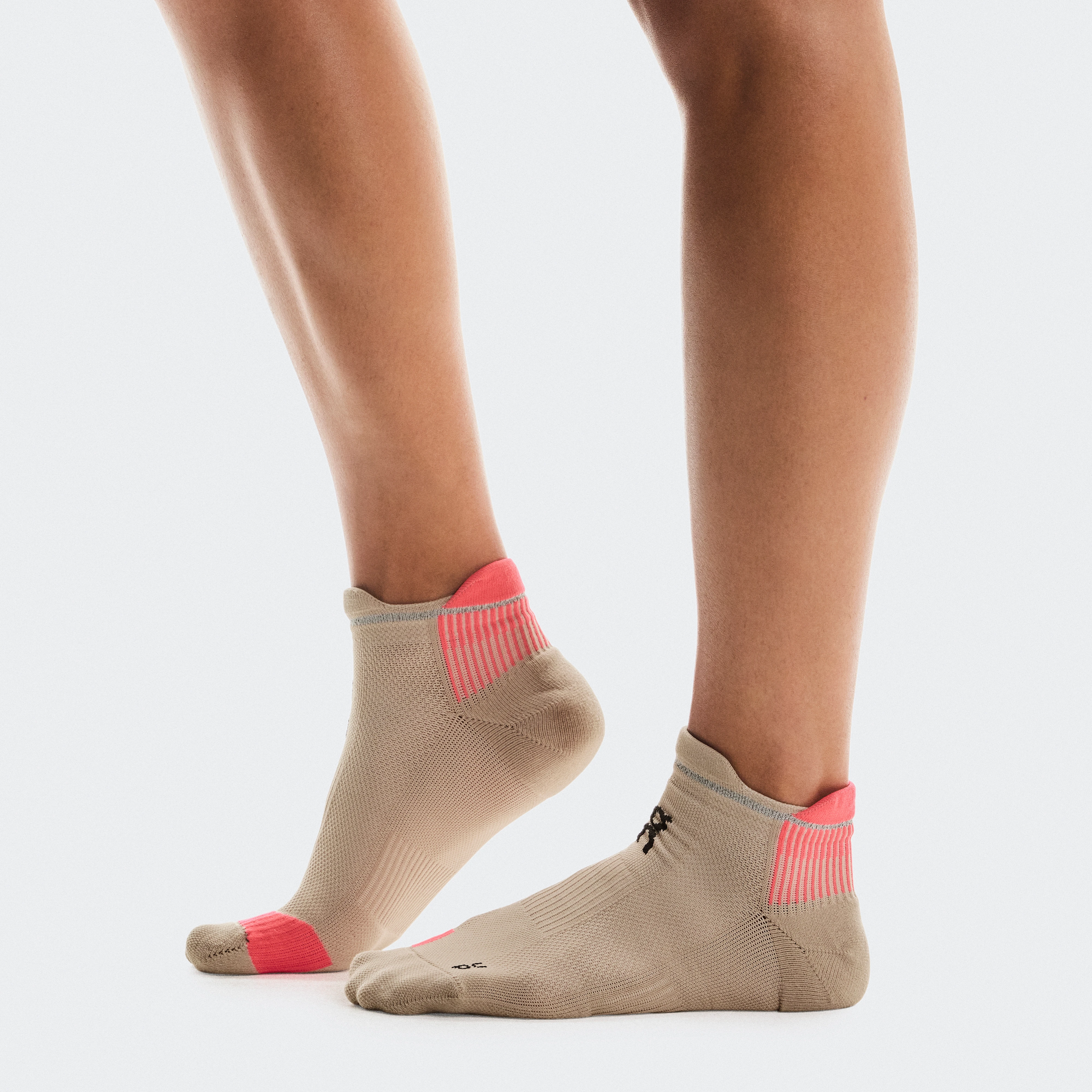 On Performance Run Sock Low Beige Pink Unisex Unisex – Performance running, breathable, cushioning Socks
