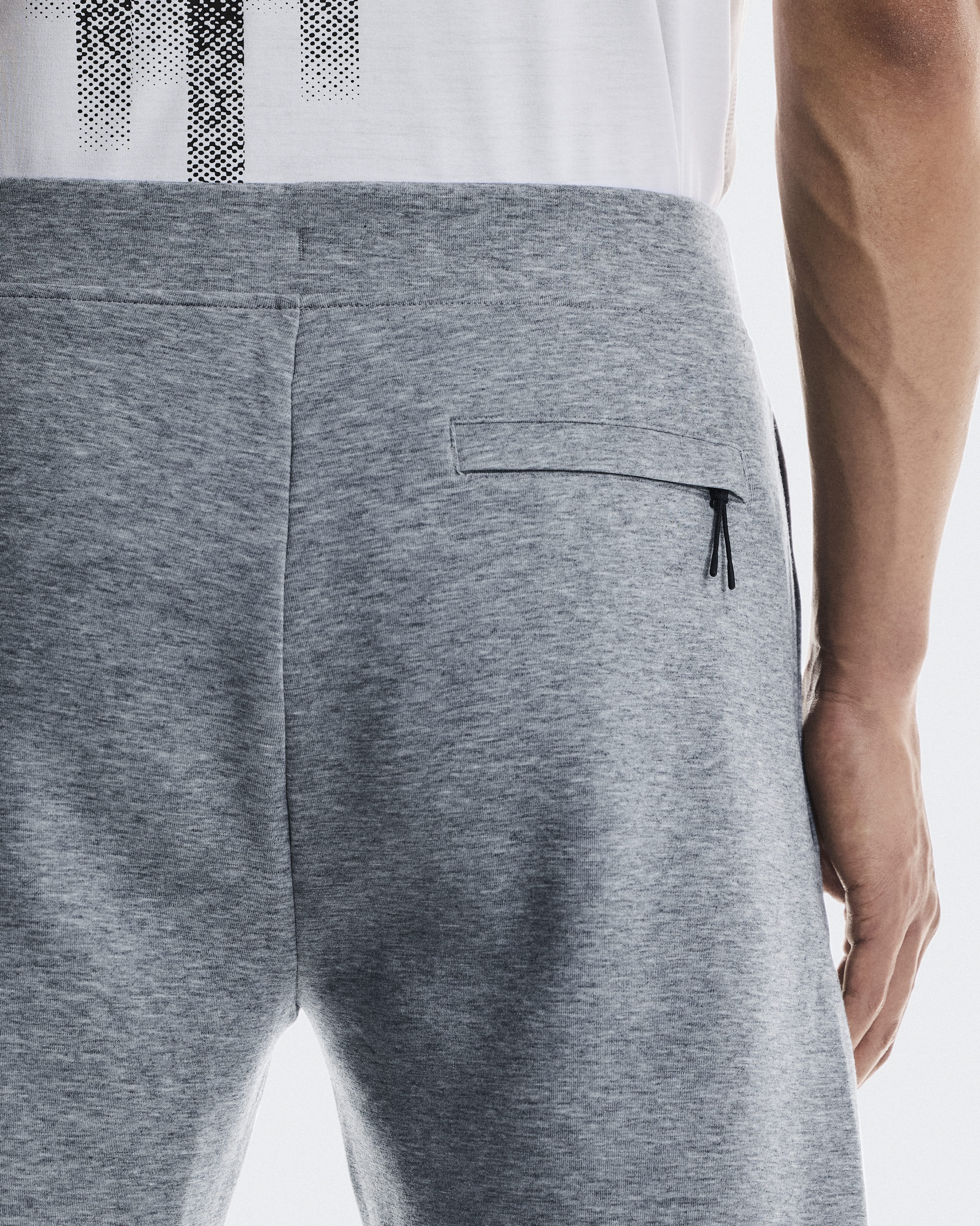 Men's Focus Tech Sweatpants | Grey | On South Korea