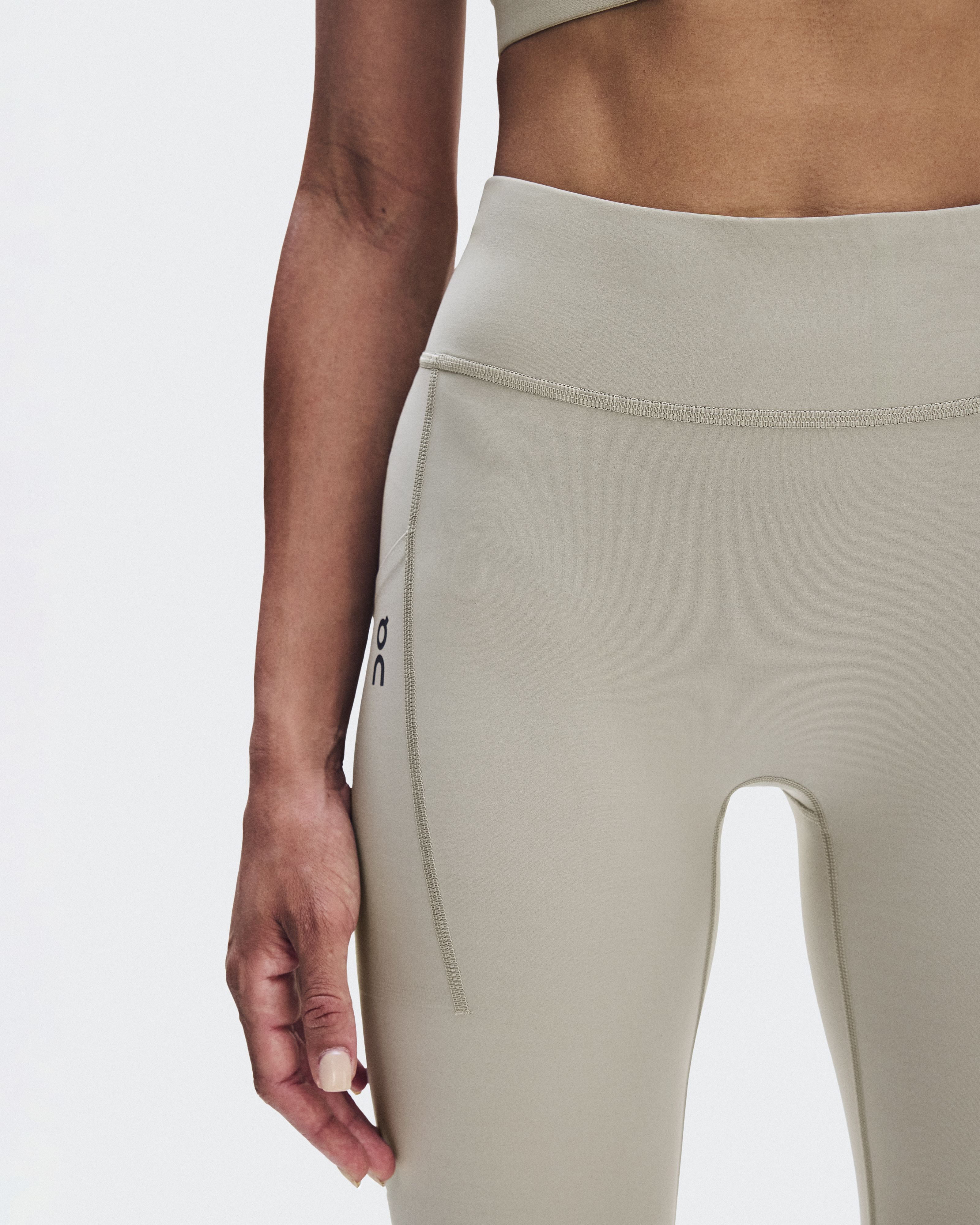 Performance Tights: Women's Road Running Tights | On Romania