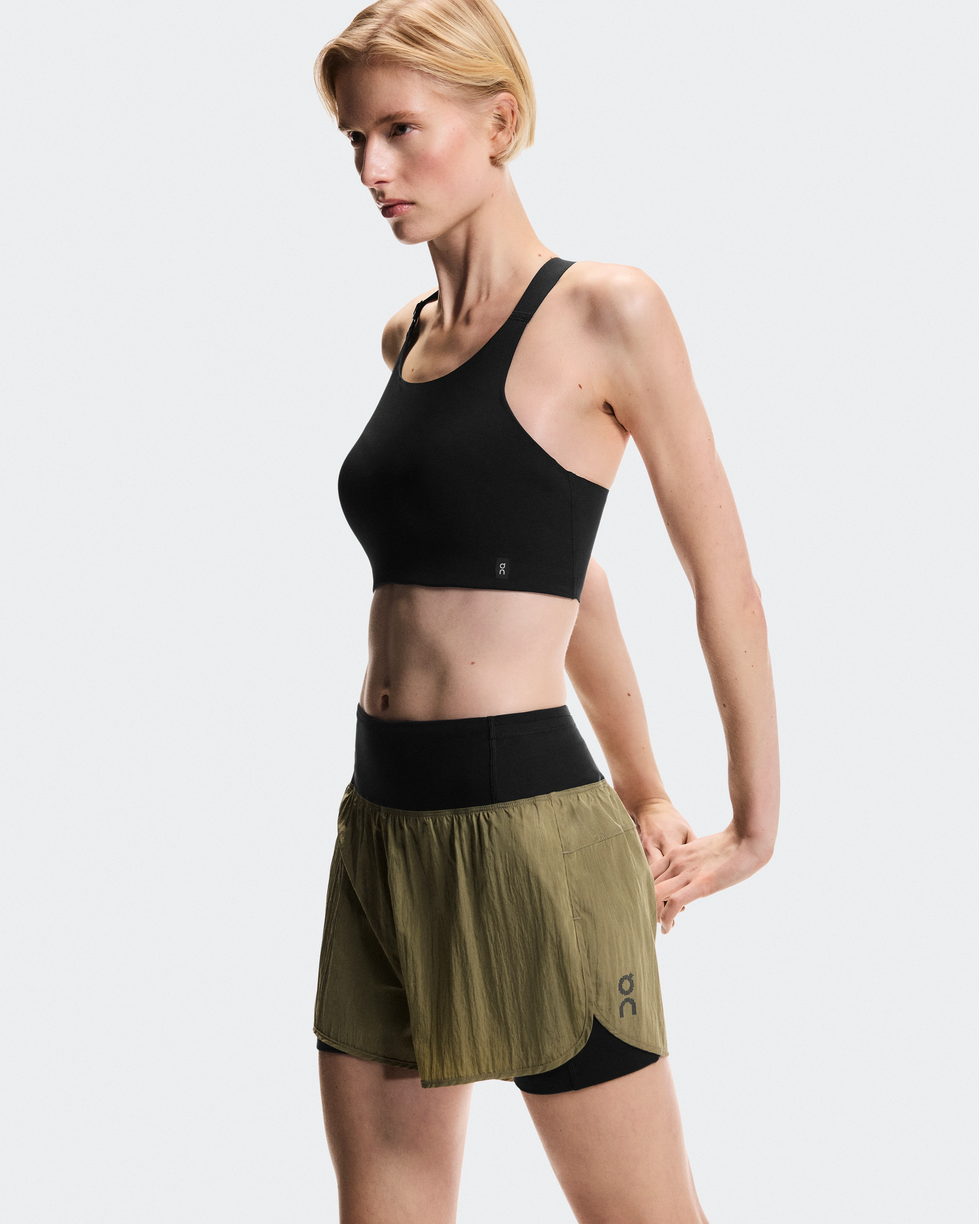 On Performance Volt Shorts Safari Mujer Pantalones cortos