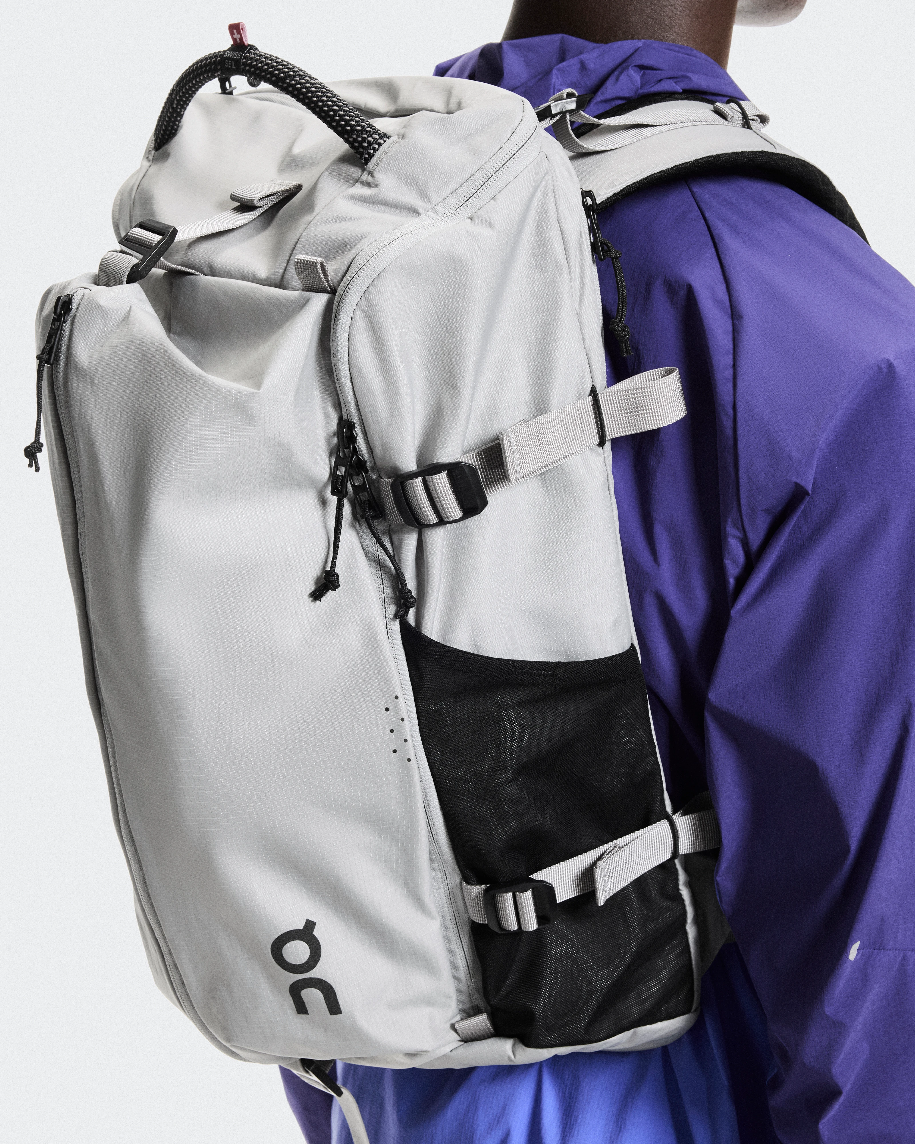 On Speed Pack 30L Glacier & Black オールジェンダー バッグ