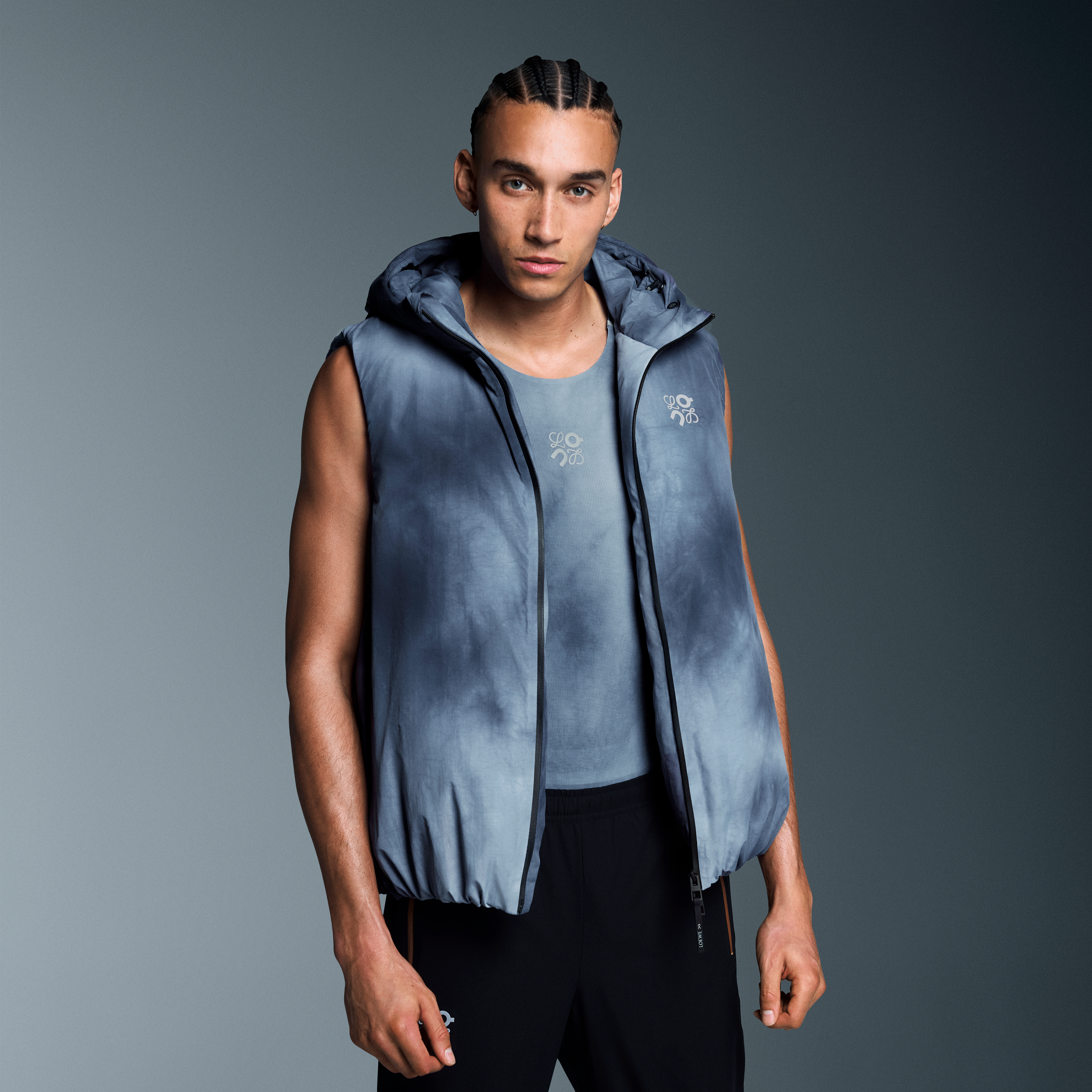 On Puffer Vest LOEWE Blue Men Men – Special edition, all-day wear, LOEWE × On Jackets