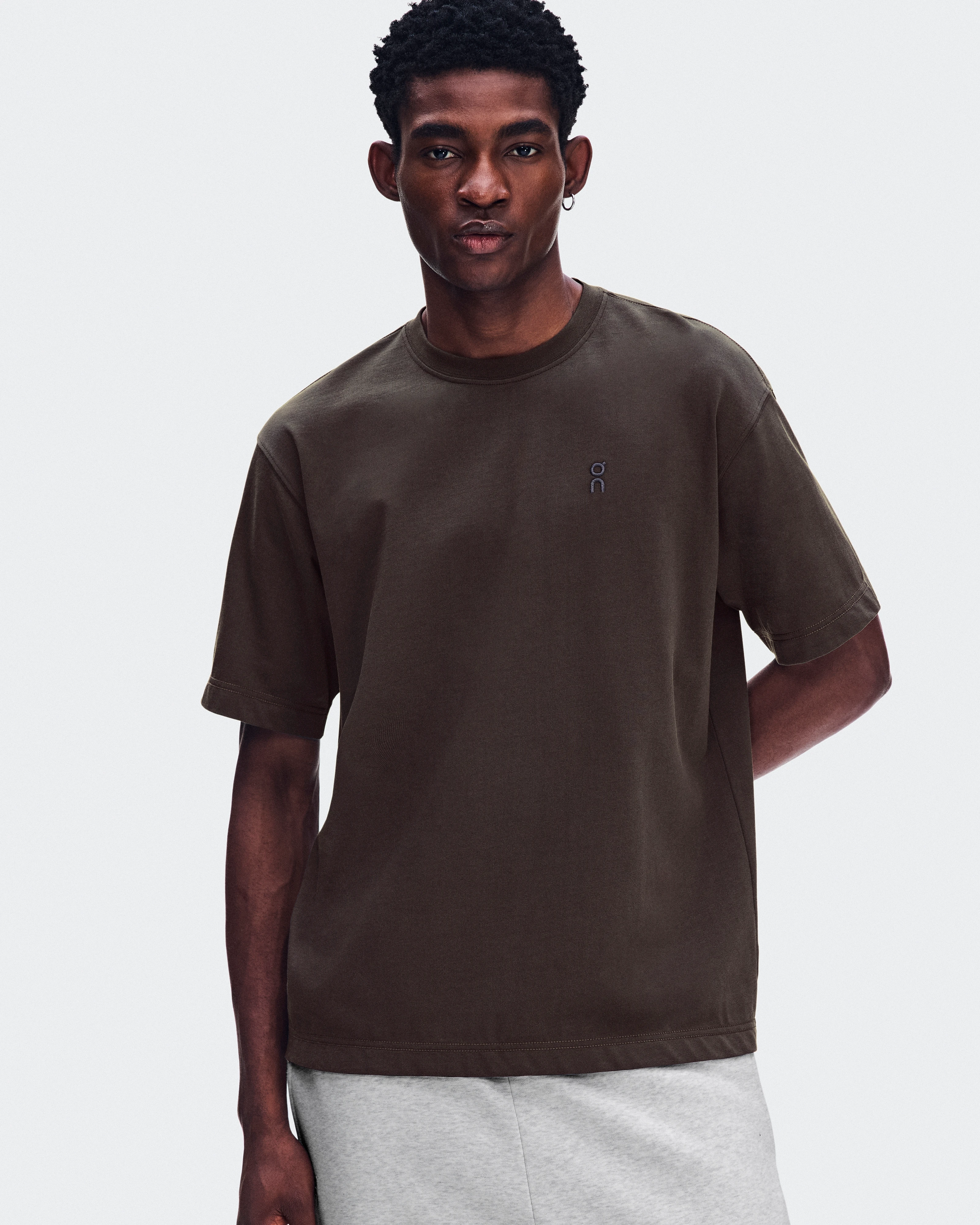 On Club Collective-T Ascent Espresso Men Tops and t-shirts