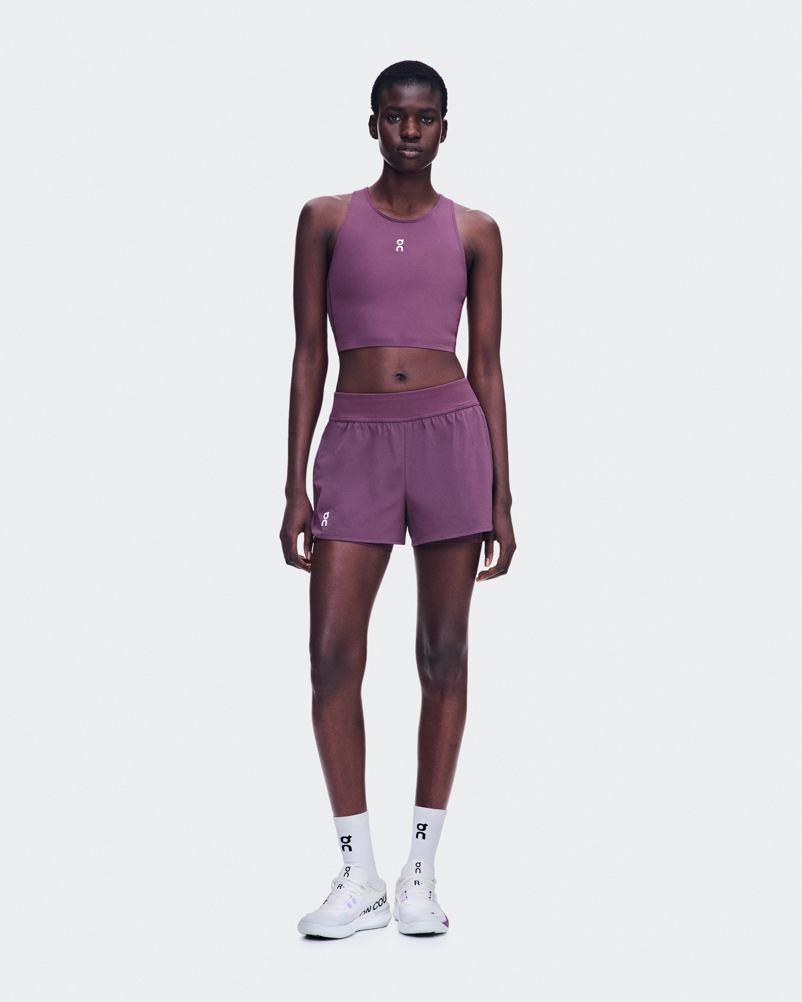 On Court Crop Top Cassis Feminino Partes de cima e camisetas