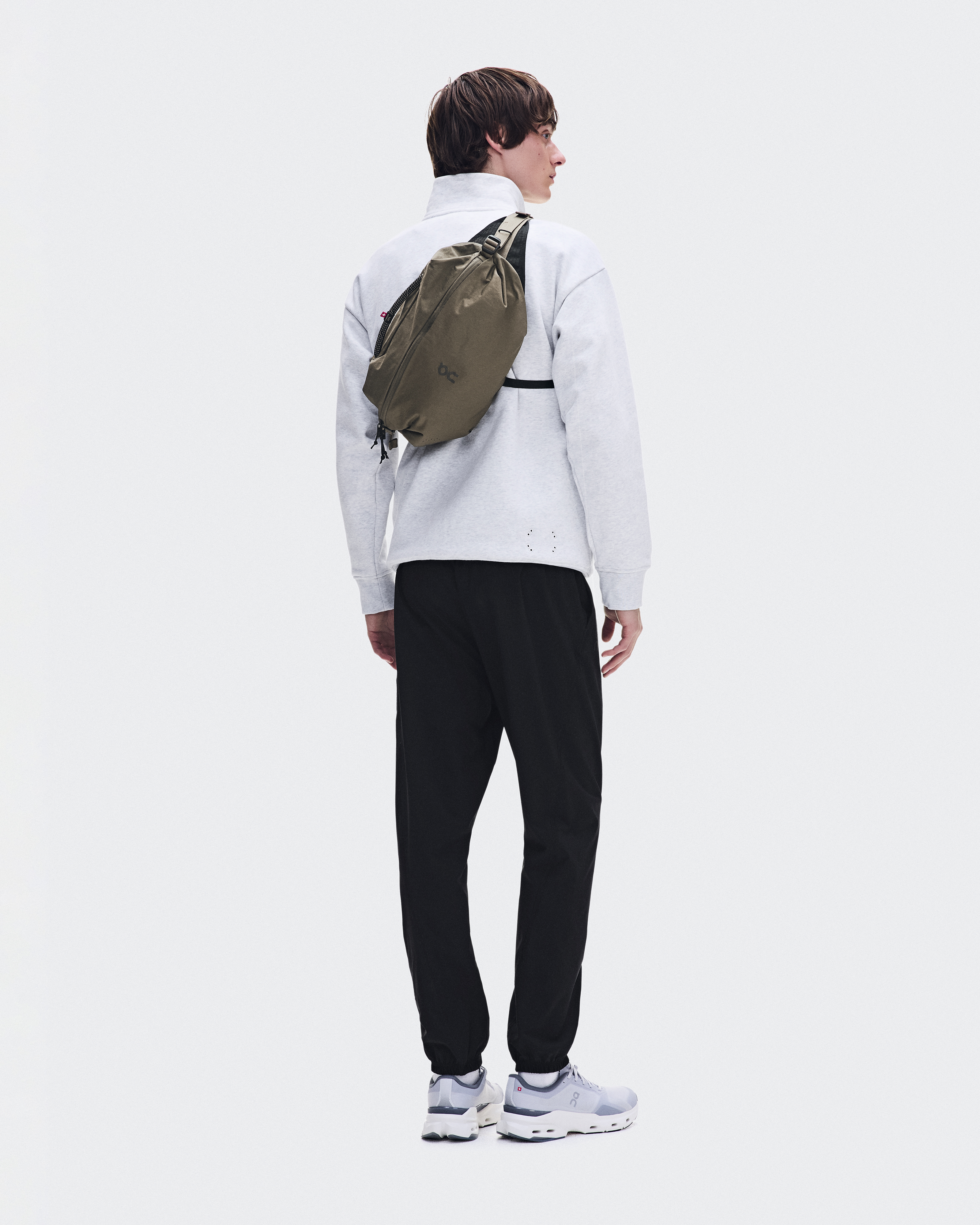 Sling Pack 9L | グリーン & ブラック | On 日本
