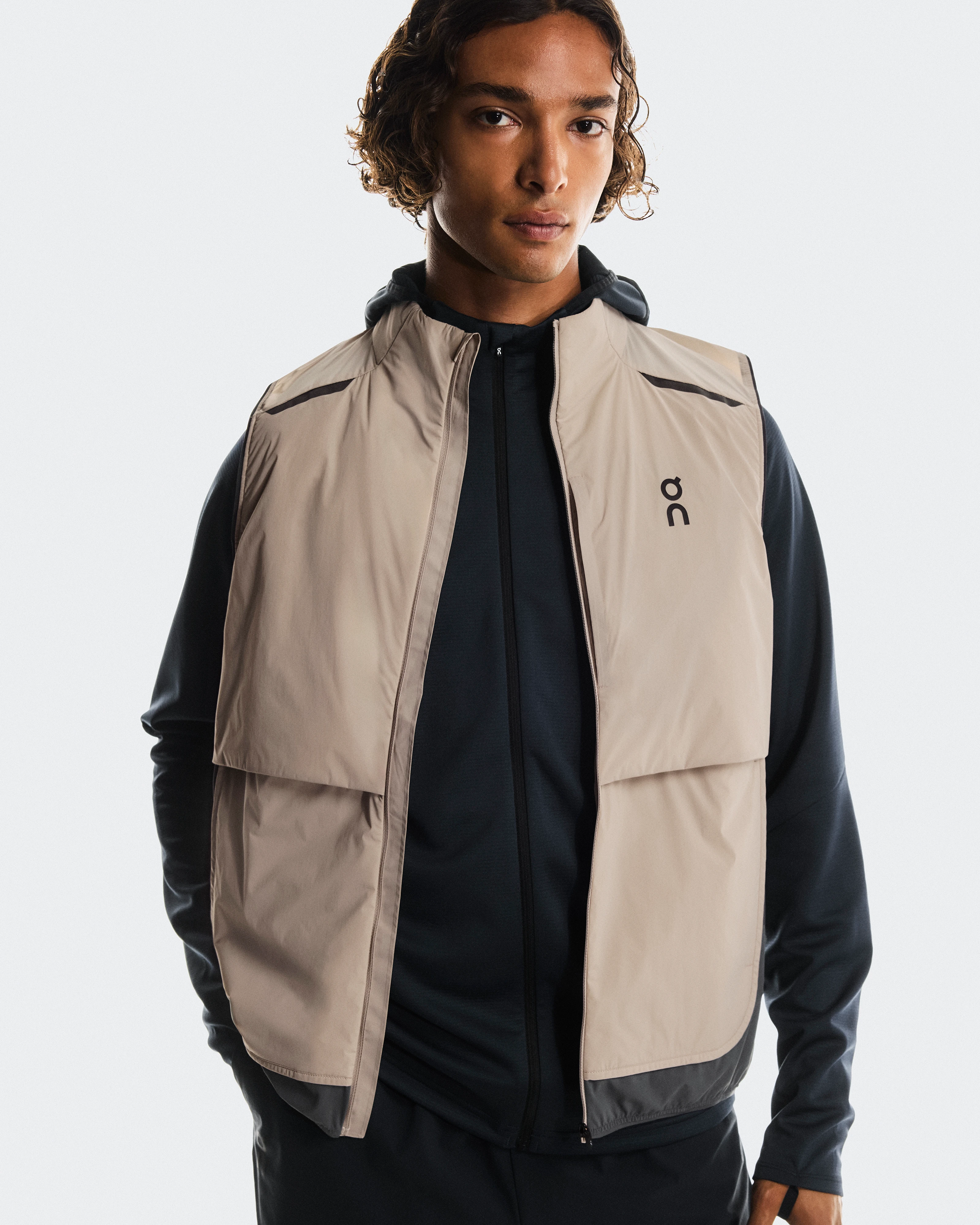 On Weather Vest Desert & Eclipse Men Jackets