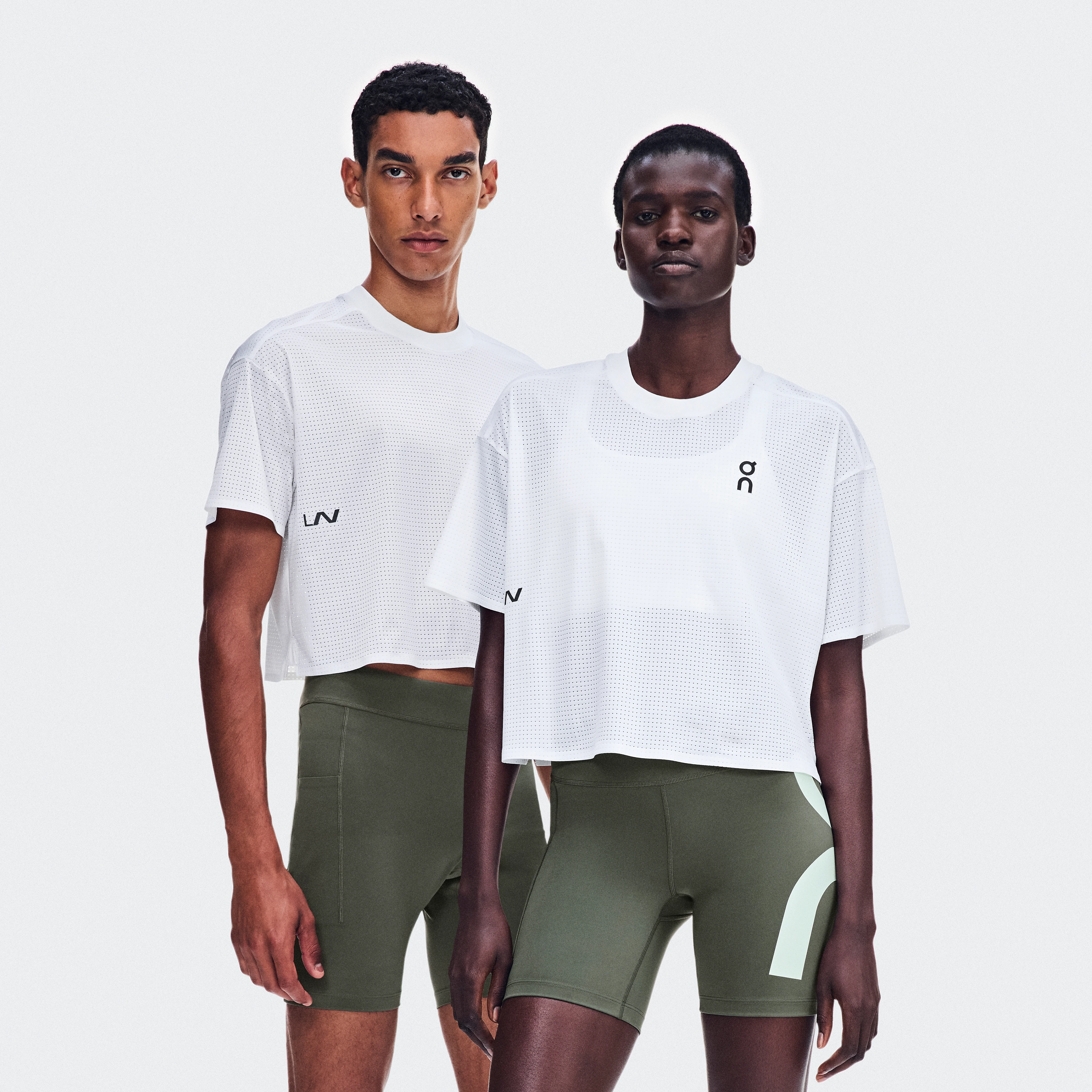 On Cropped Run-T LN1 White Unisex – Running, Racing Tops and t-shirts