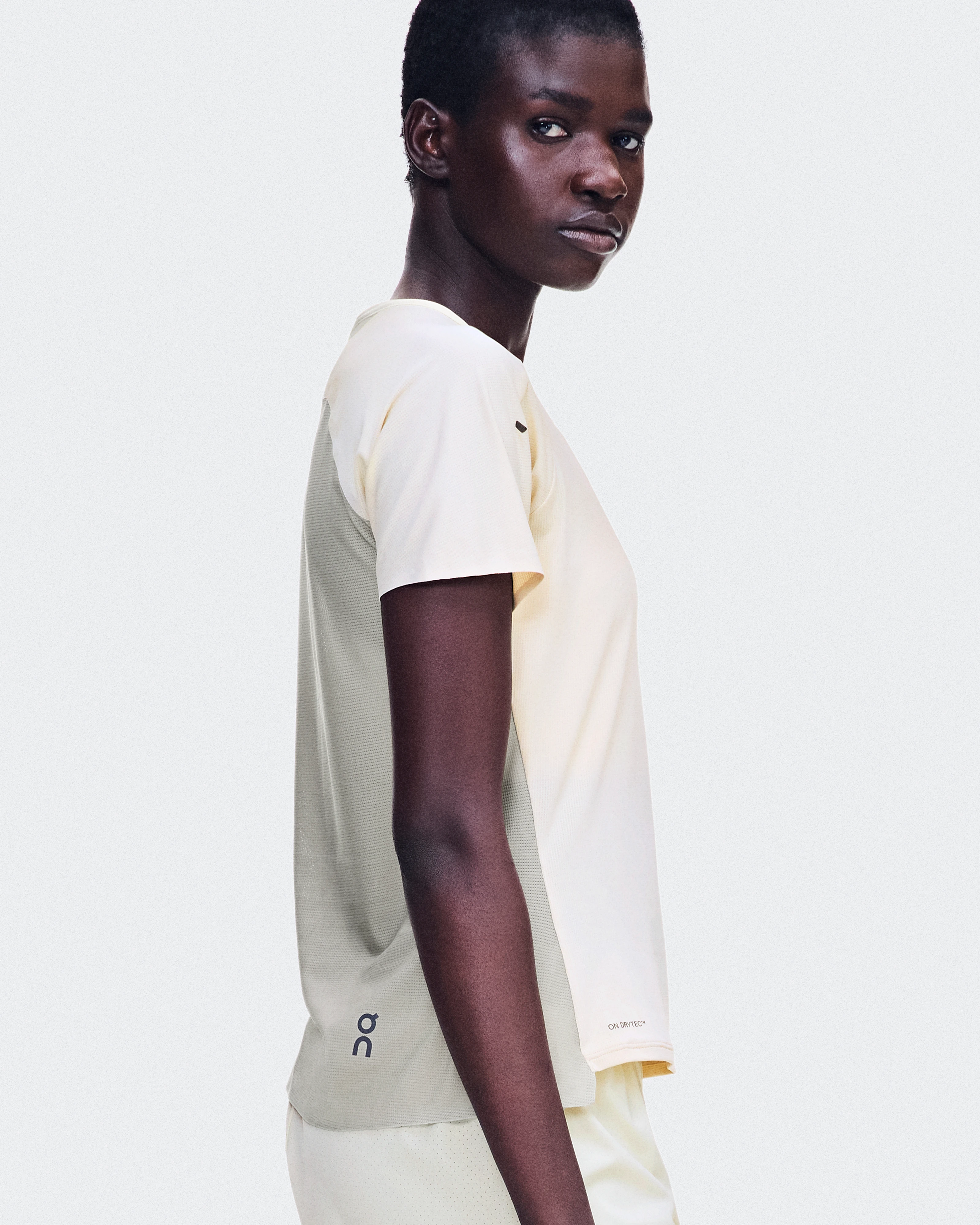 On Performance-T Hare & Brume Feminino Partes de cima e camisetas