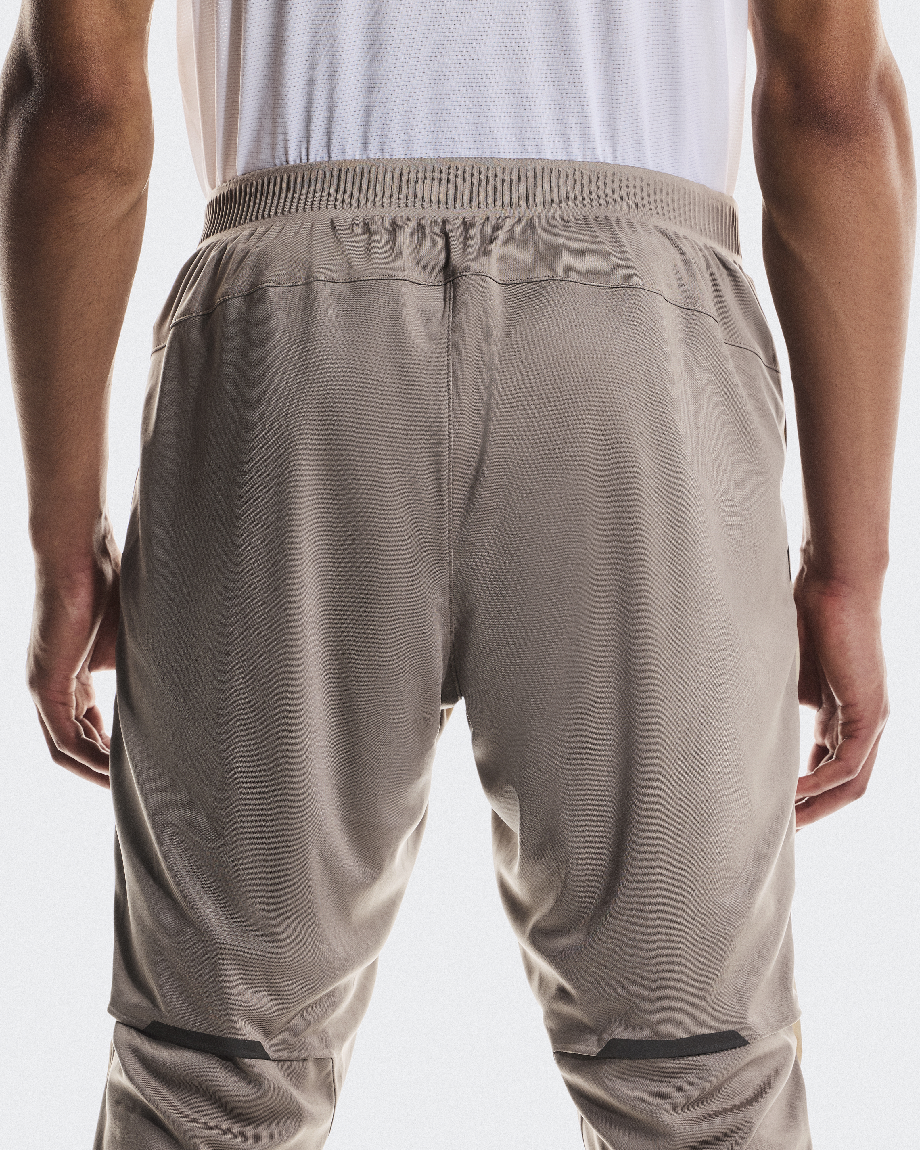 新品未使用品】オン ウェザーパンツ Mサイズ On Weather Pants On公式】オンラインストア | ウェザーパンツ Weather Pants | 撥