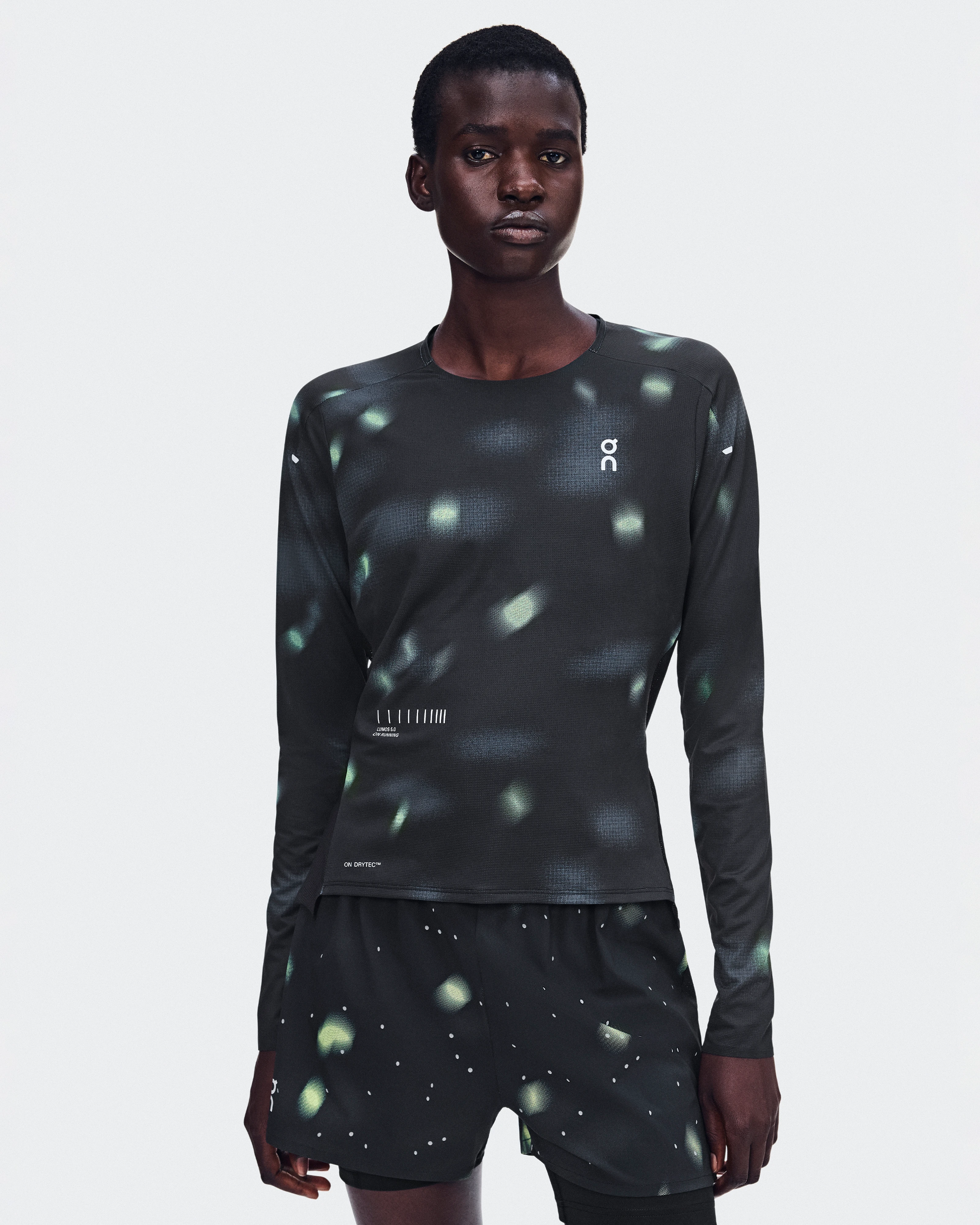 On Performance Long-T Lumos Black Femme Hauts et t-shirts