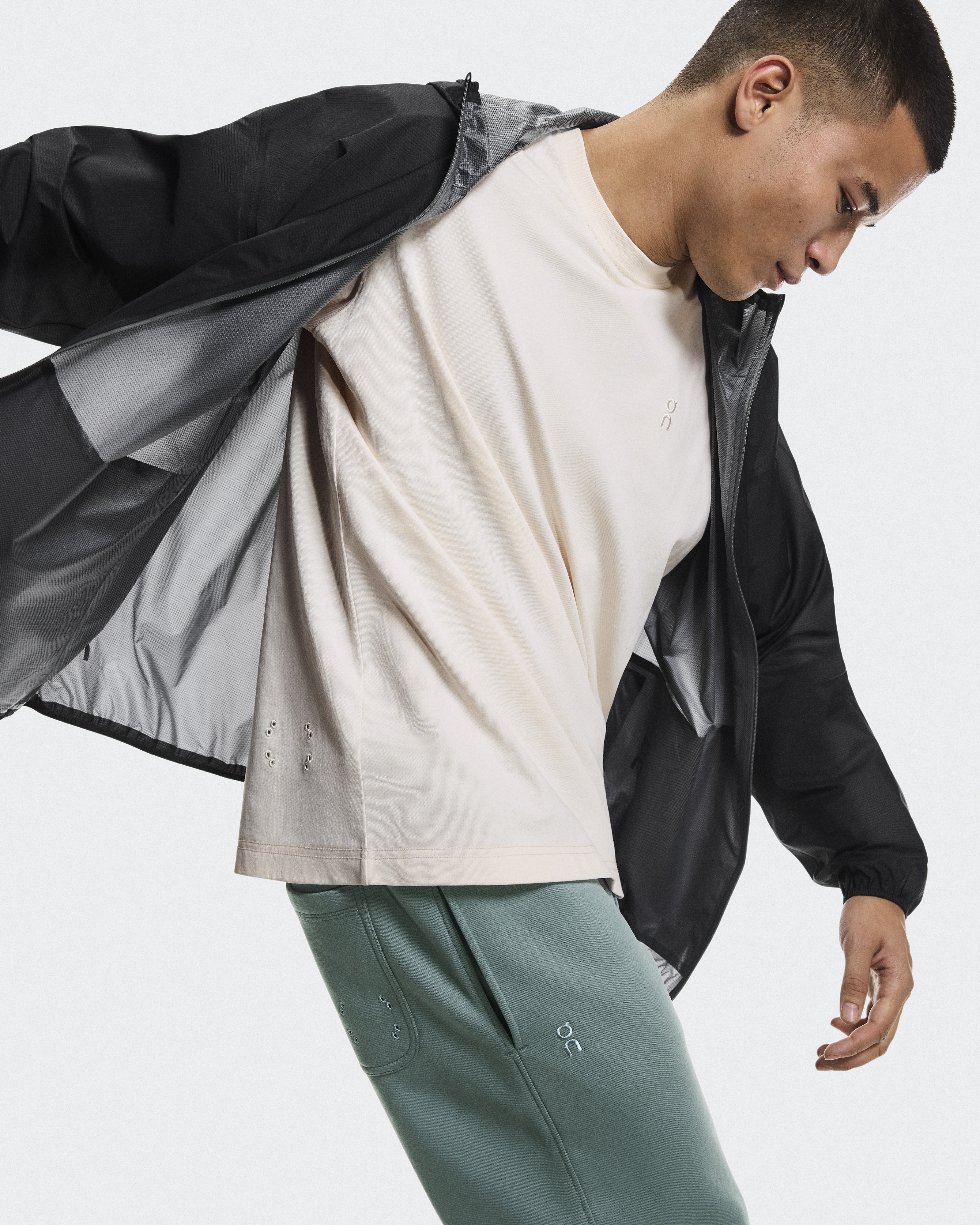 Men's Explore Lightweight Waterproof Jacket | Black | On United States
