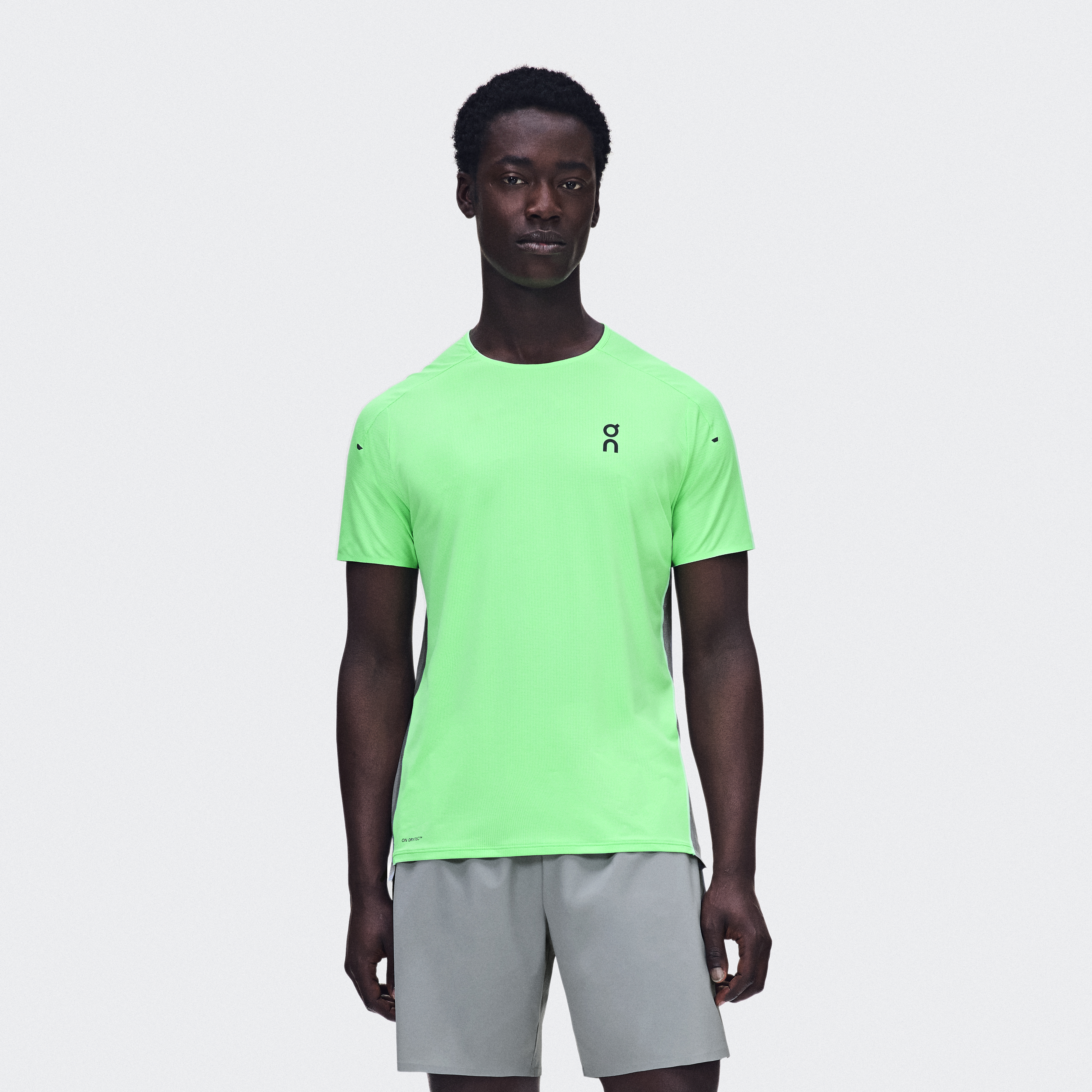 【激アツ】On ランニング 超軽量 Tシャツ On公式】オンラインストア | メンズ向けランニングトップス＆Tシャツ
