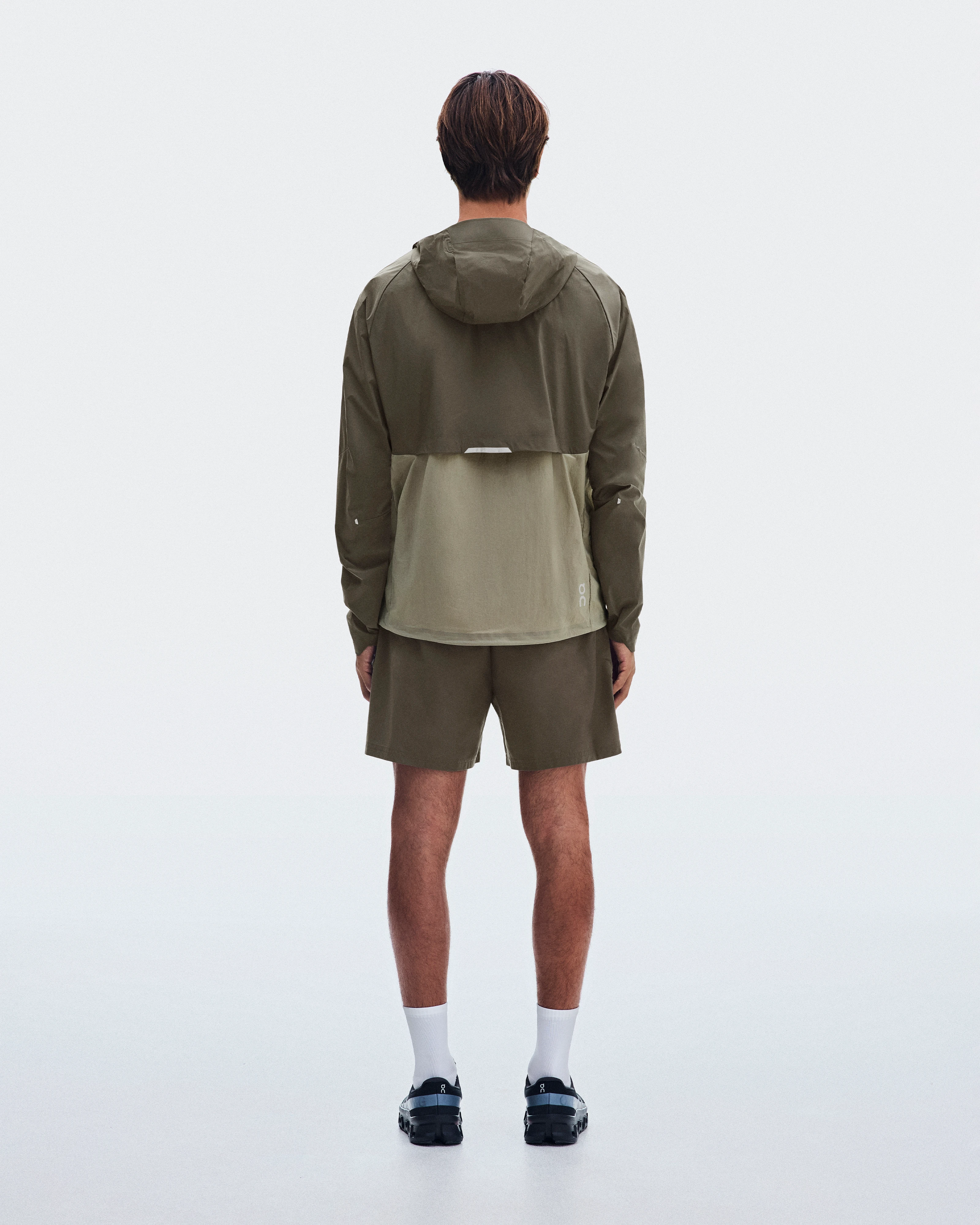 On 5" Core Shorts Bark メンズ – ランニング　軽量　インナー付き ショートパンツ