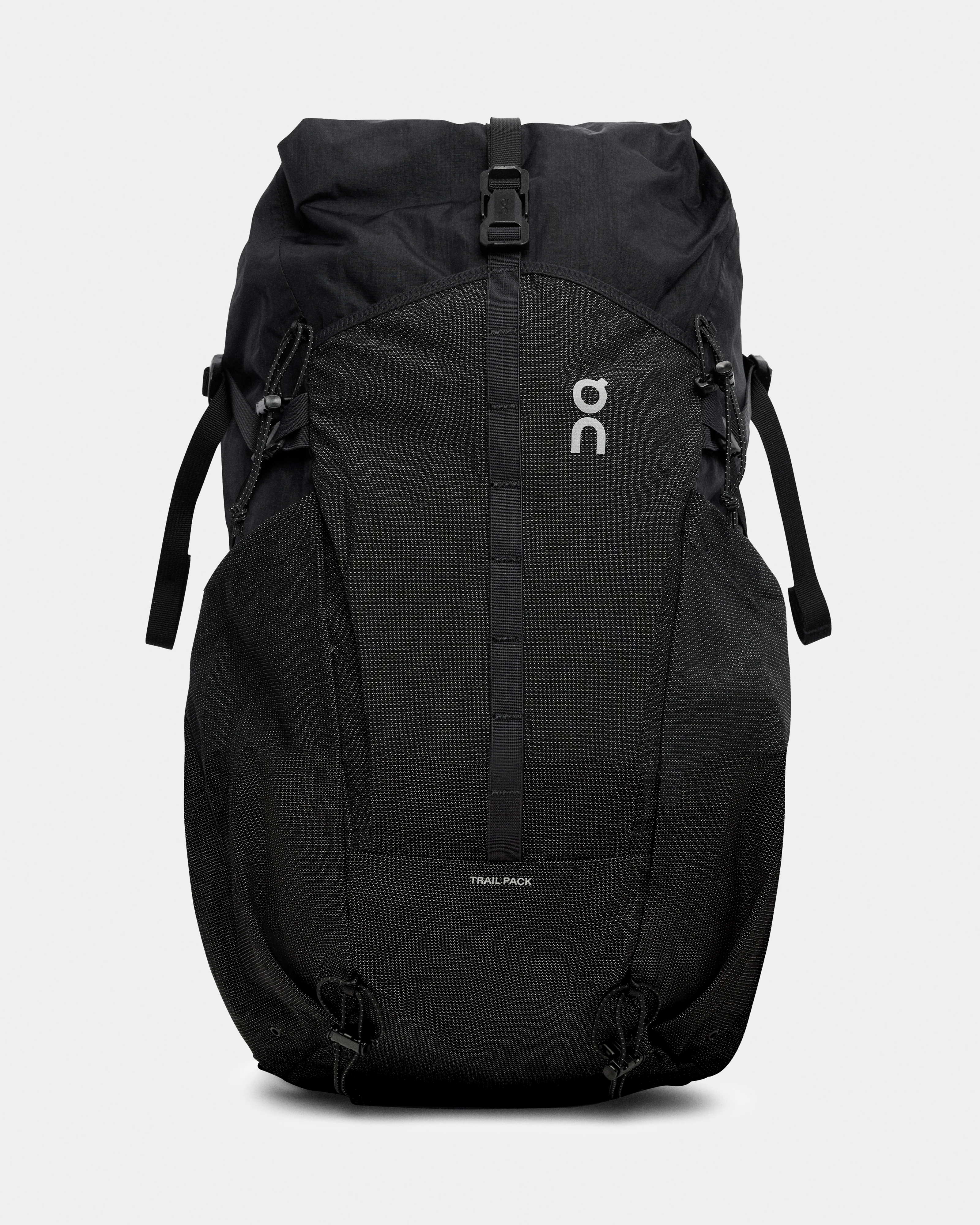On Trail Pack 20L Black Unisex Bags