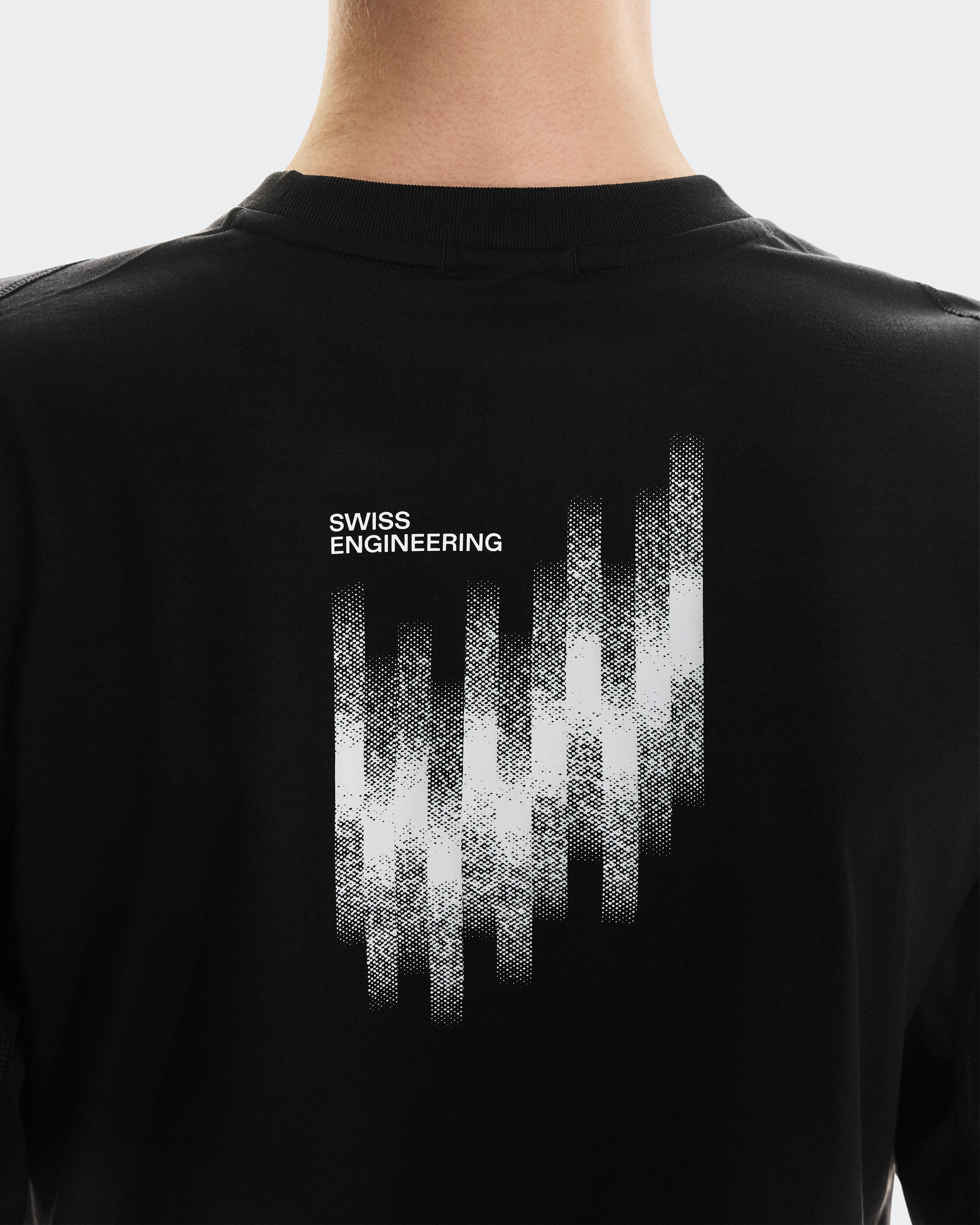 On Train Long-T Crop Graphic Black Women Tops and t-shirts