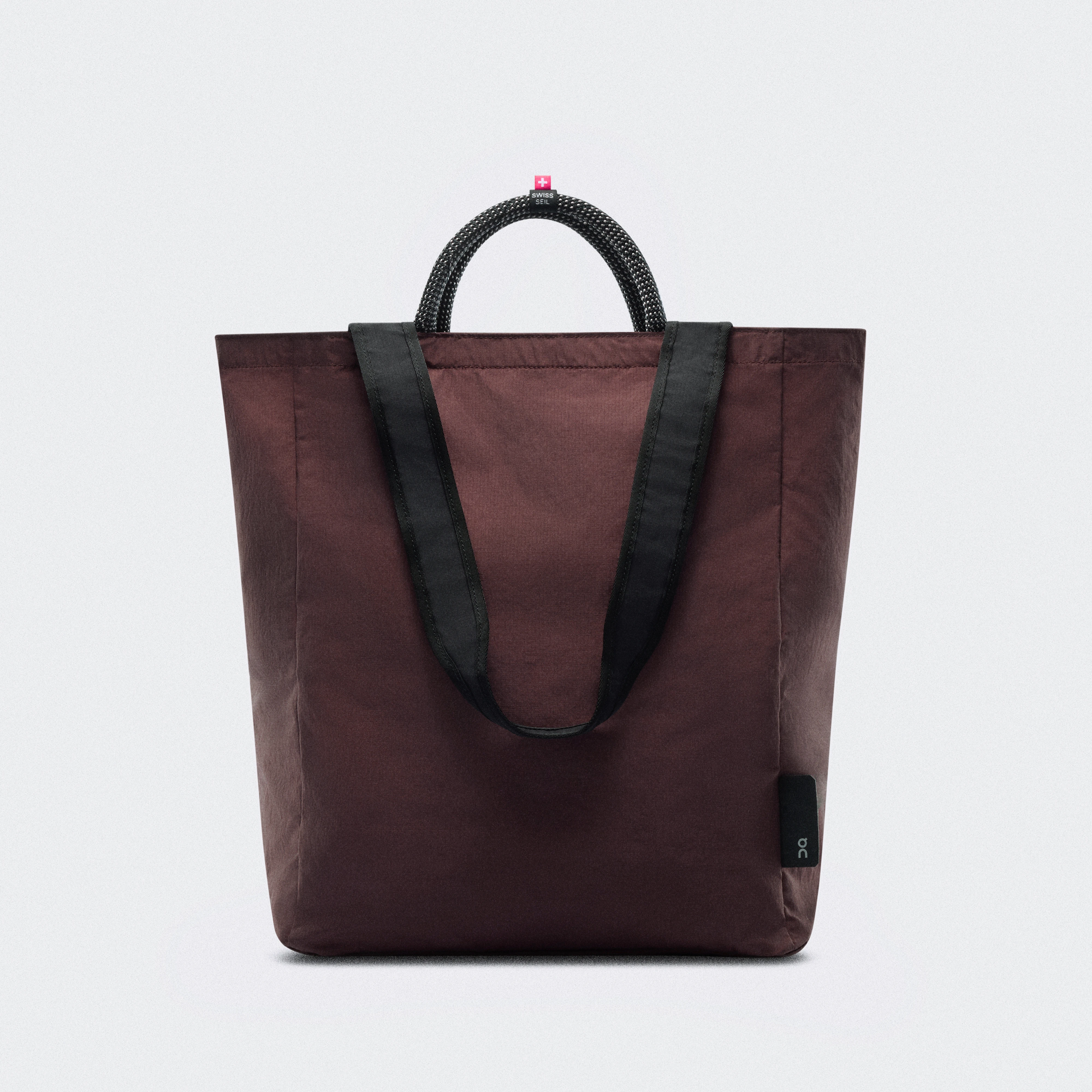 On Tote Pack 25L Cacao & Black Unisex – Active lifestyle Bags