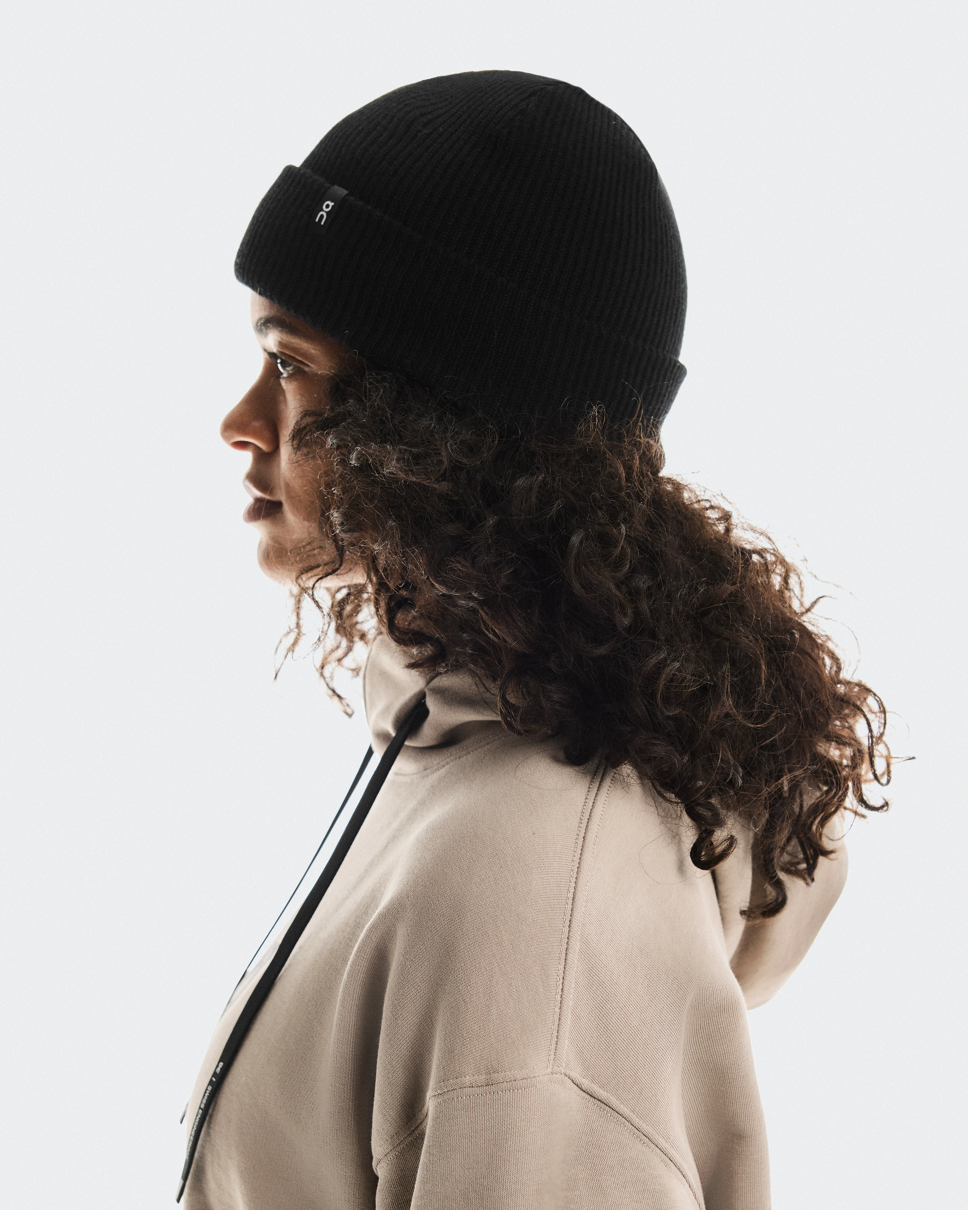 On Merino Beanie Black Unisex Headwear