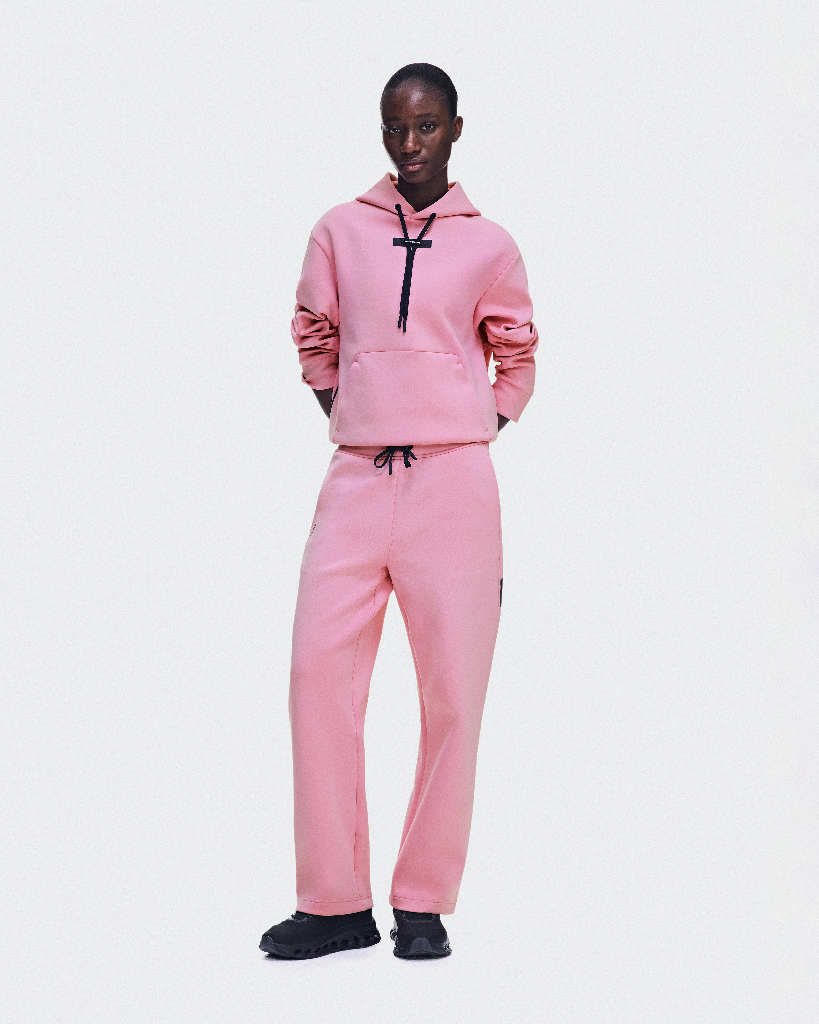 Women's Focus Tech Hoodie | Pink | On Japan