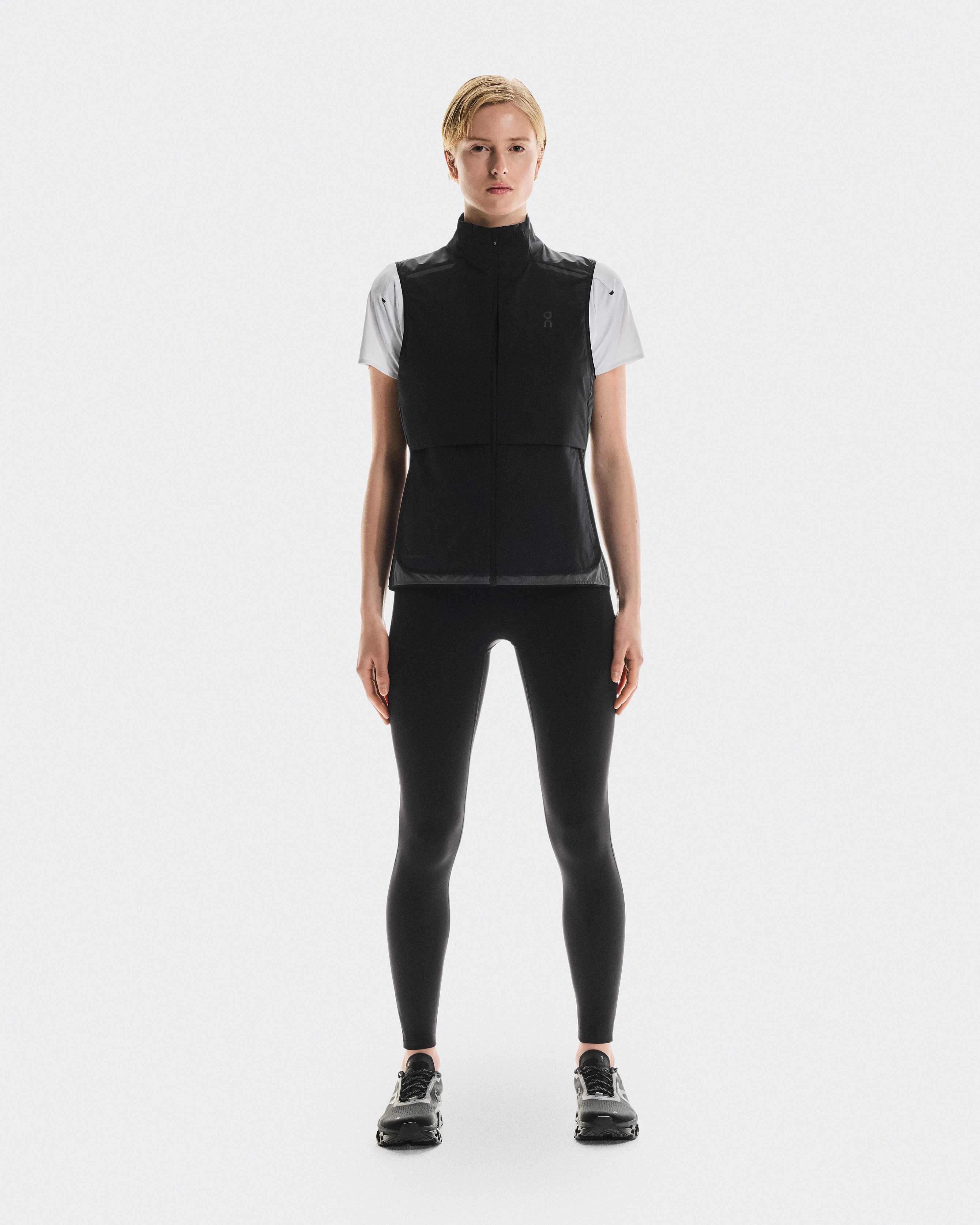 On Weather Vest Black & Eclipse Women Jackets