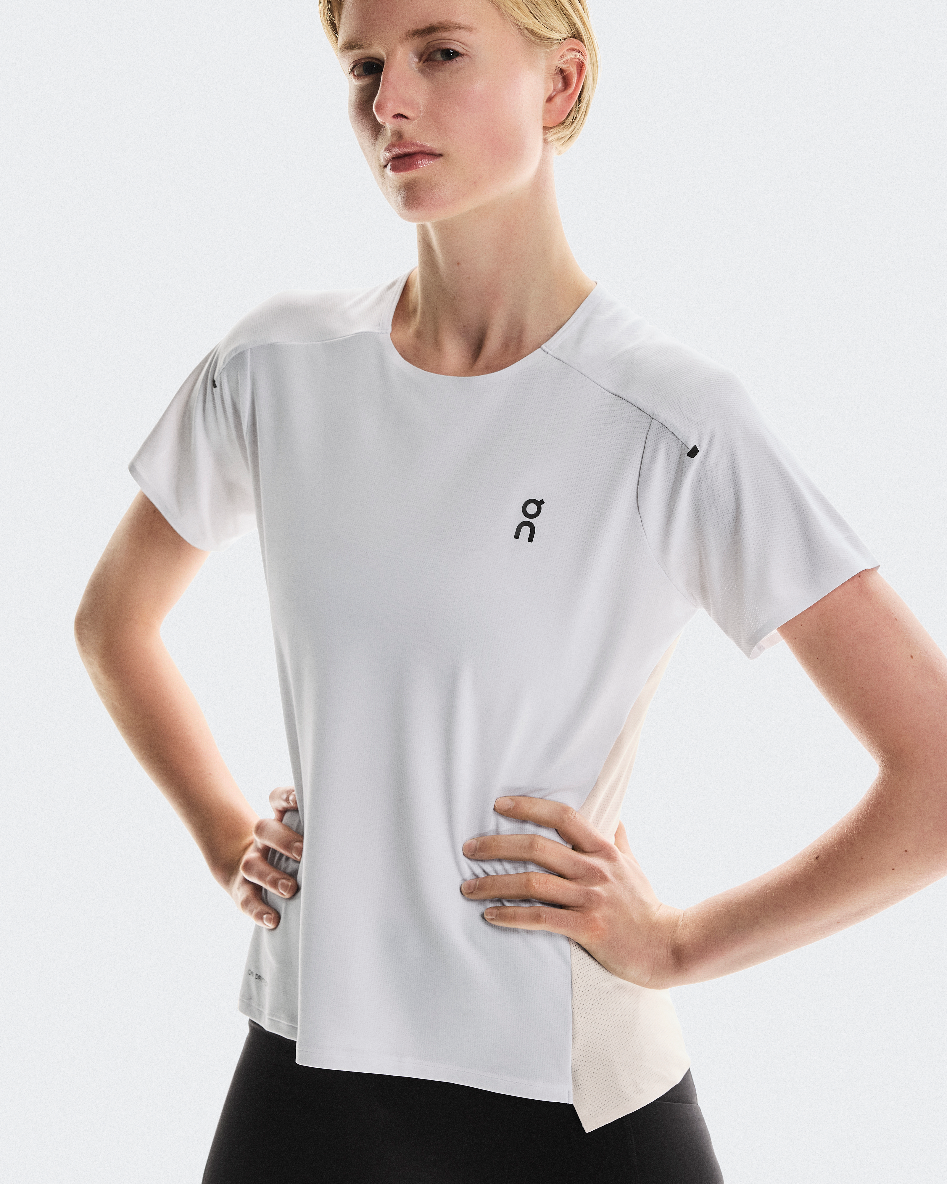 Performance-TWomen / White | Silver / L