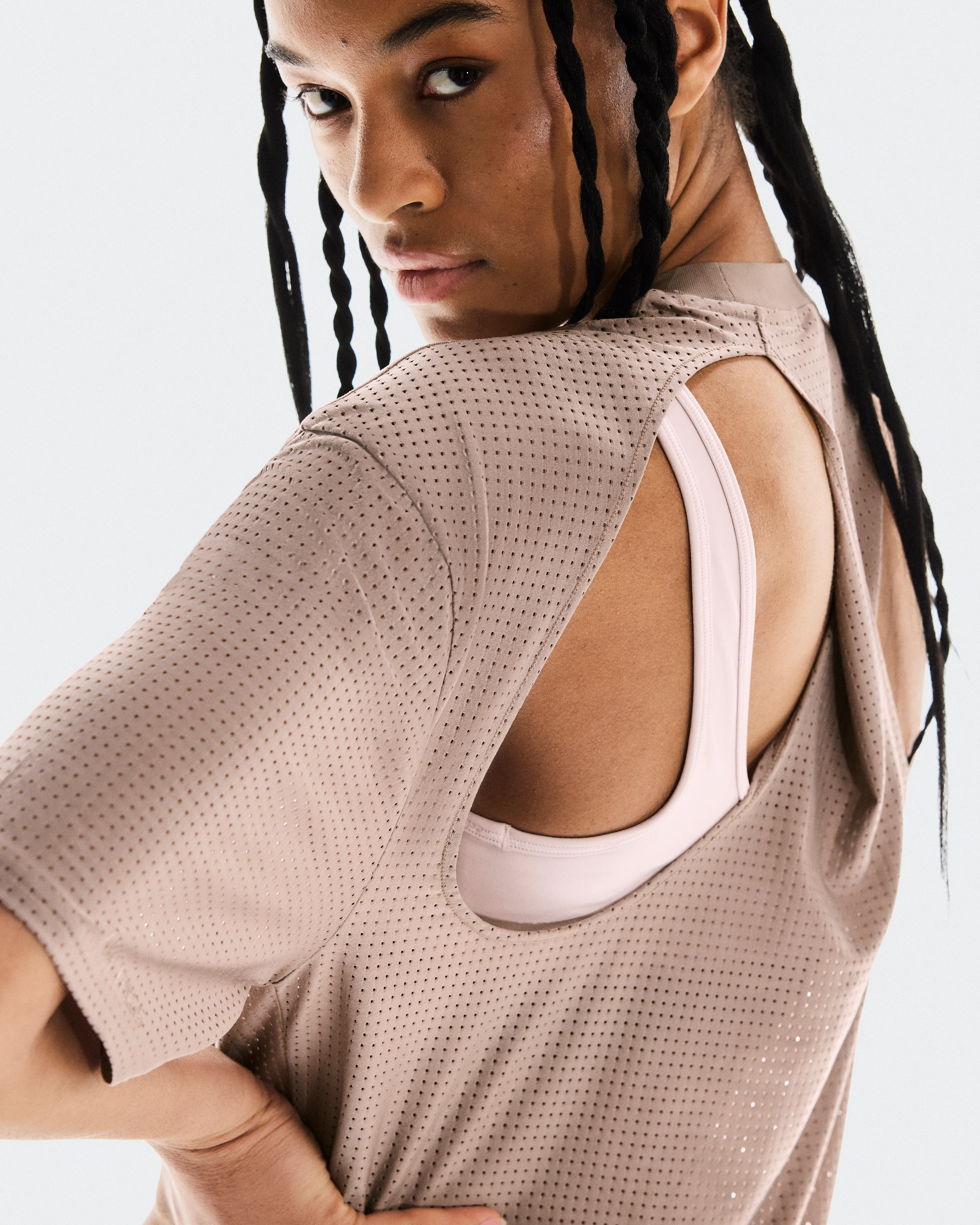 On CUT-OUT T FKA Cinder Unisex Oberteile