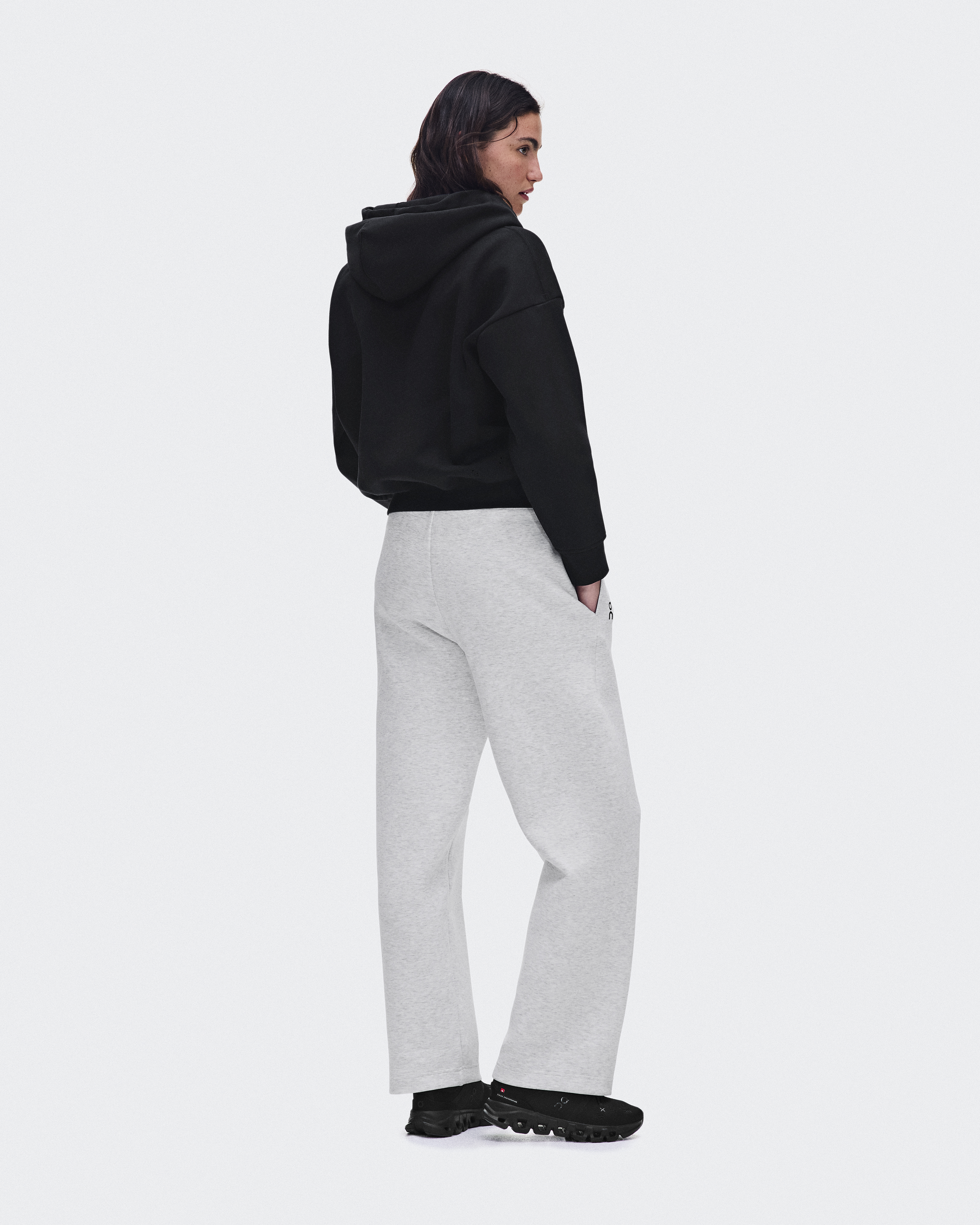 Women's Focus Tech Sweatpants | Crater | On United Kingdom