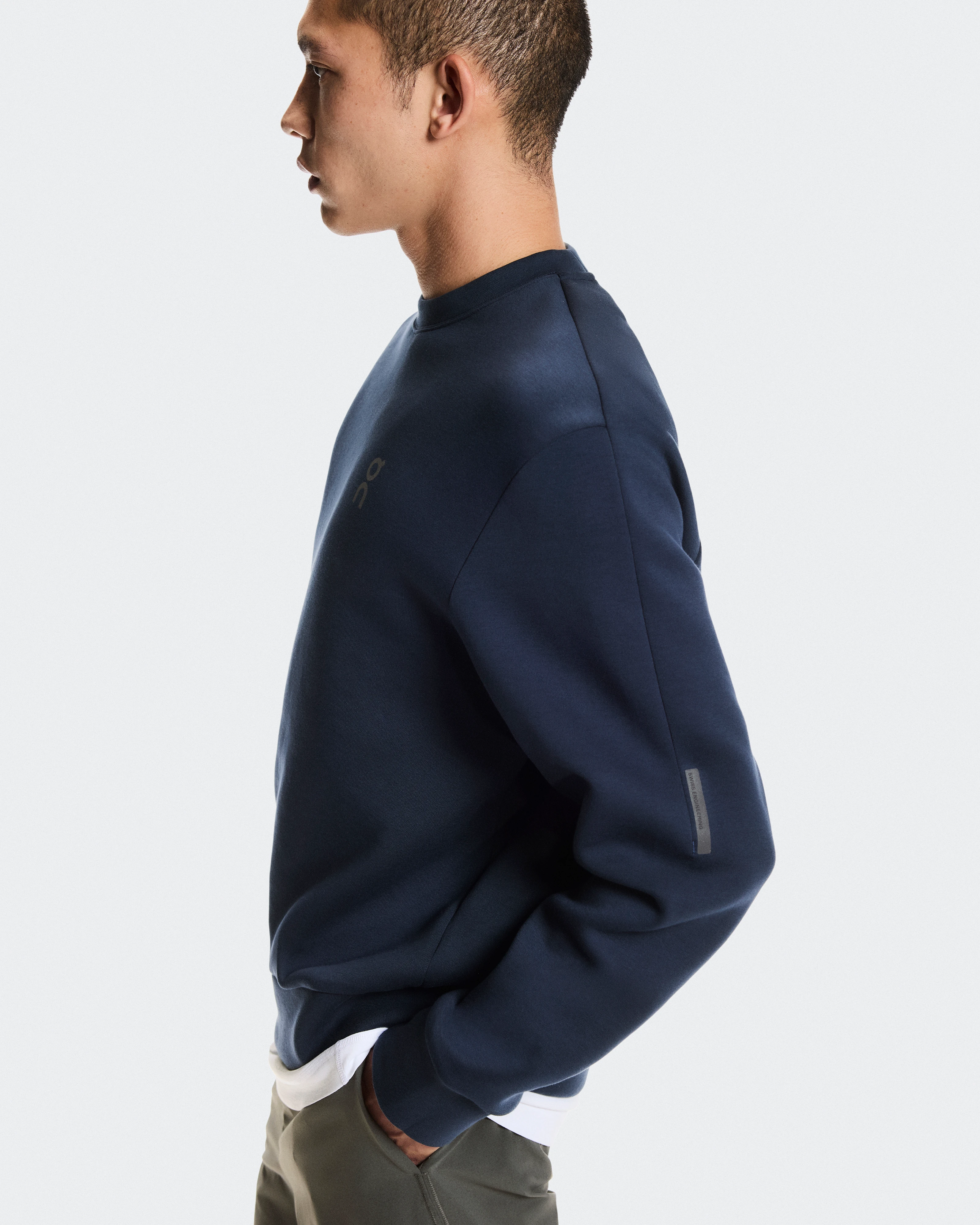 On Focus Tech Crew Navy Men Hoodies and sweatshirts