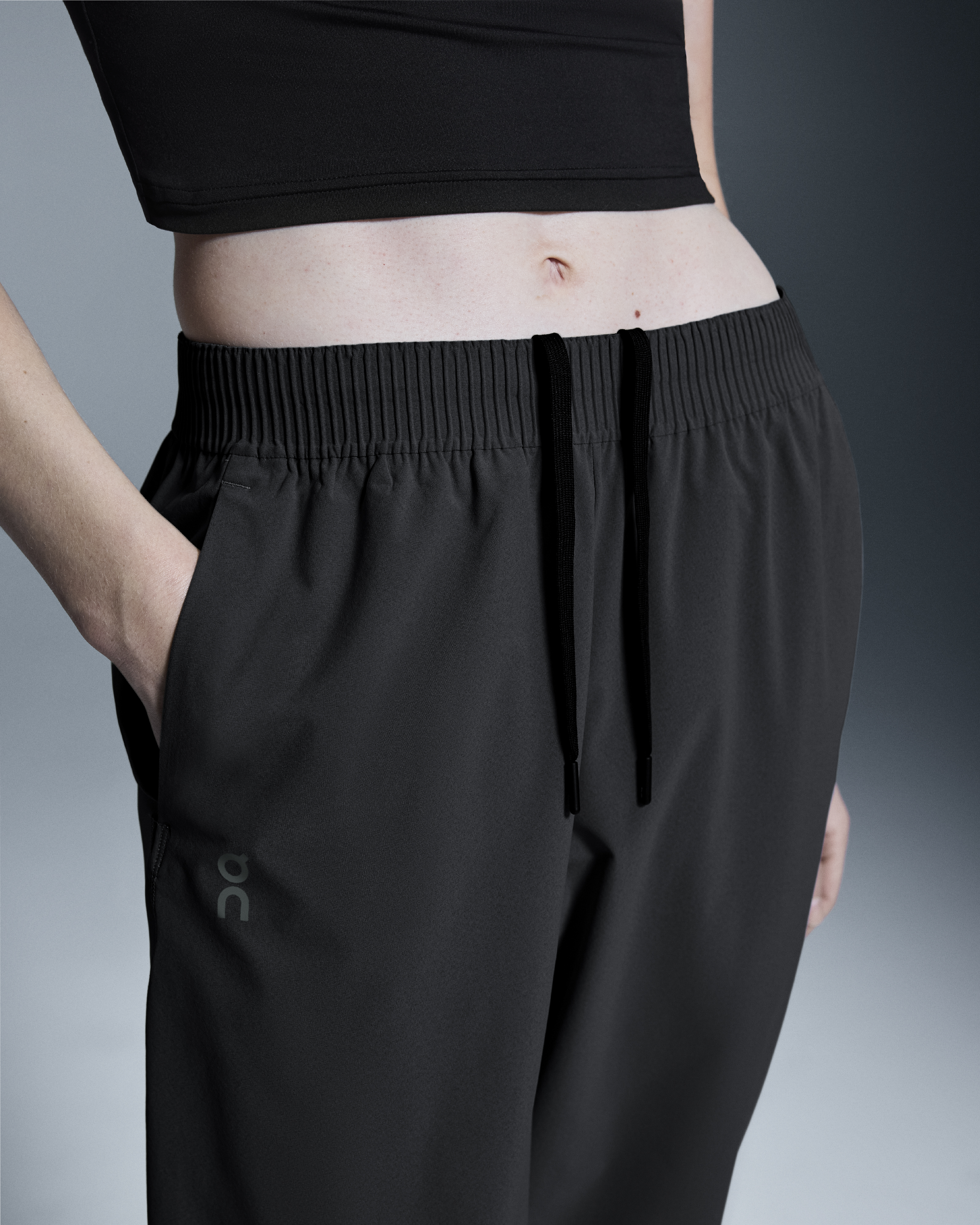 【美品】On Core Pants ウィメンズ　ブラックSサイズ ウィメンズ Core Pants | On 日本