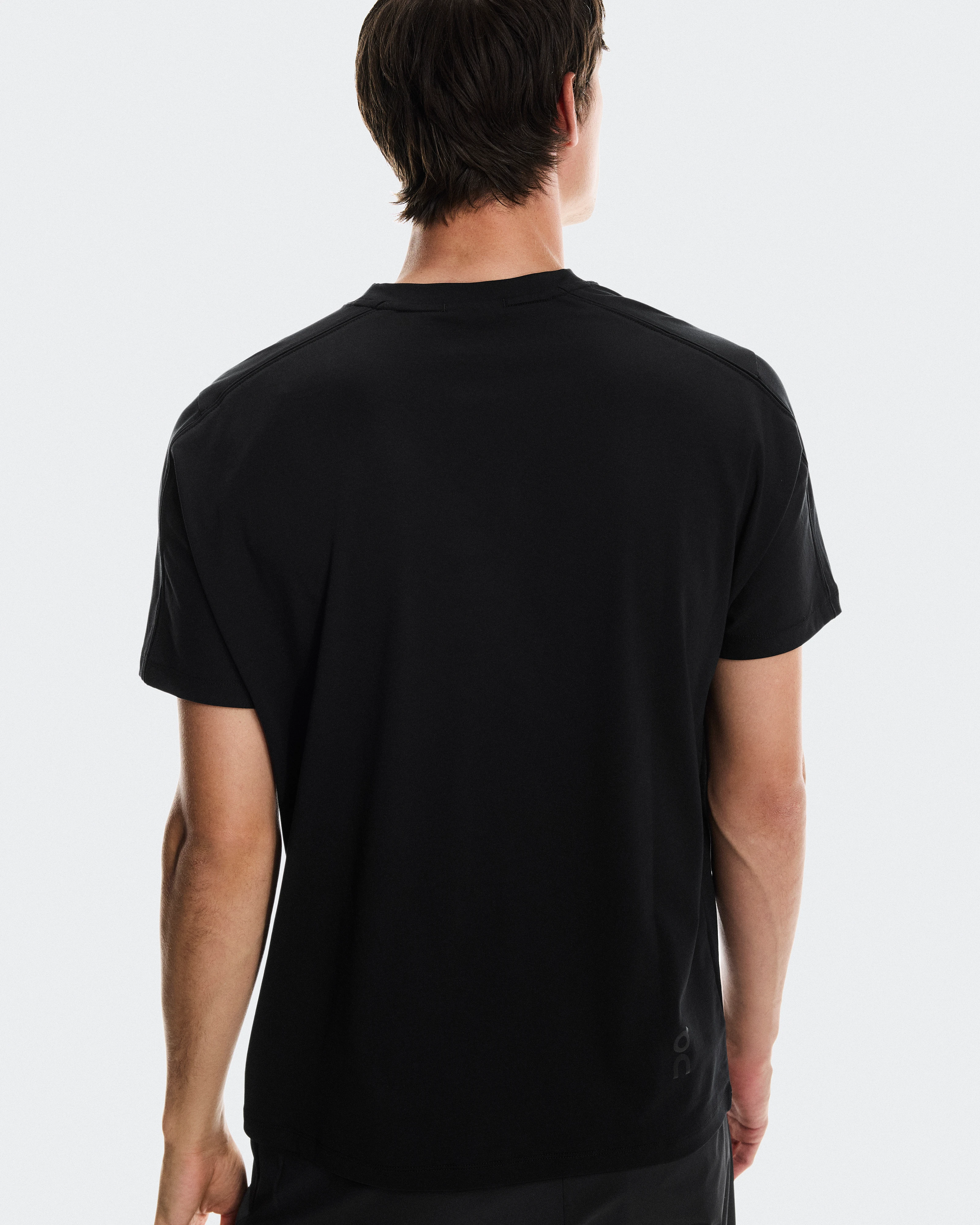 On Focus-T Black Men Tops and t-shirts
