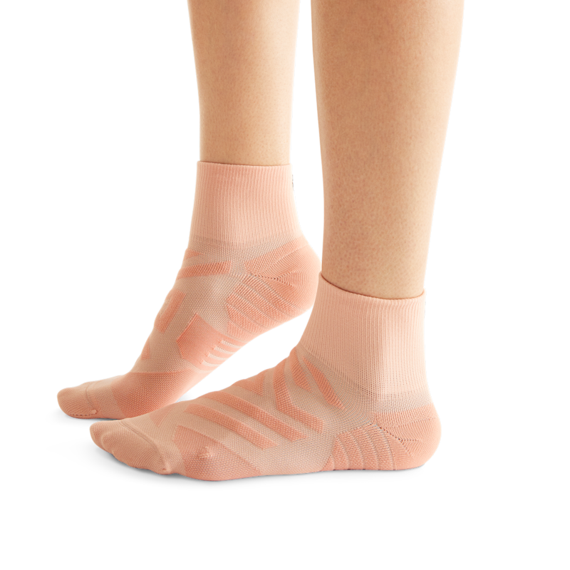 On Women's Performance Mid Sock in Rose/Flamingo, Size: 7-8, Polyamide